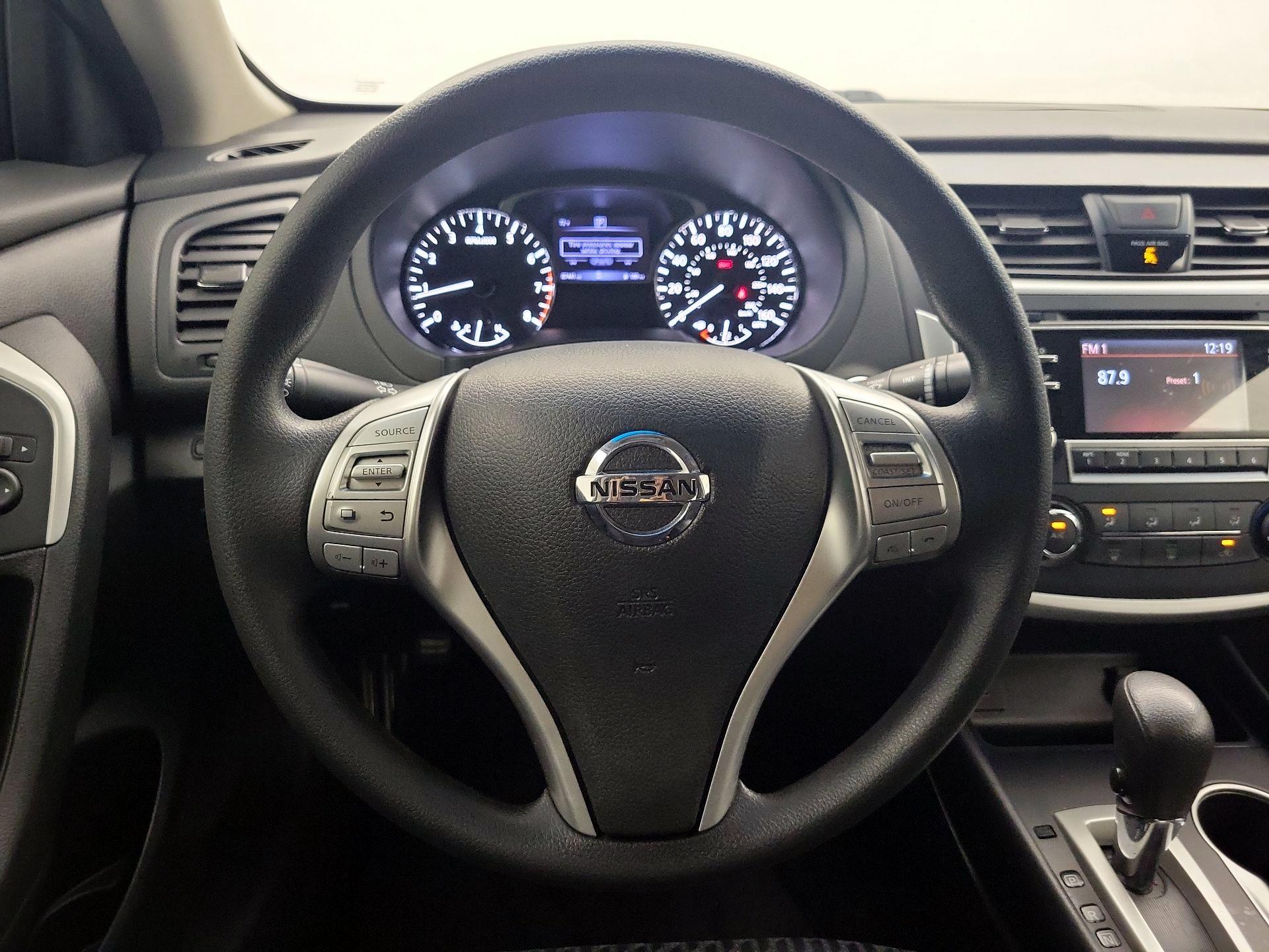 Thumbnail: 2018 Nissan Altima - 10