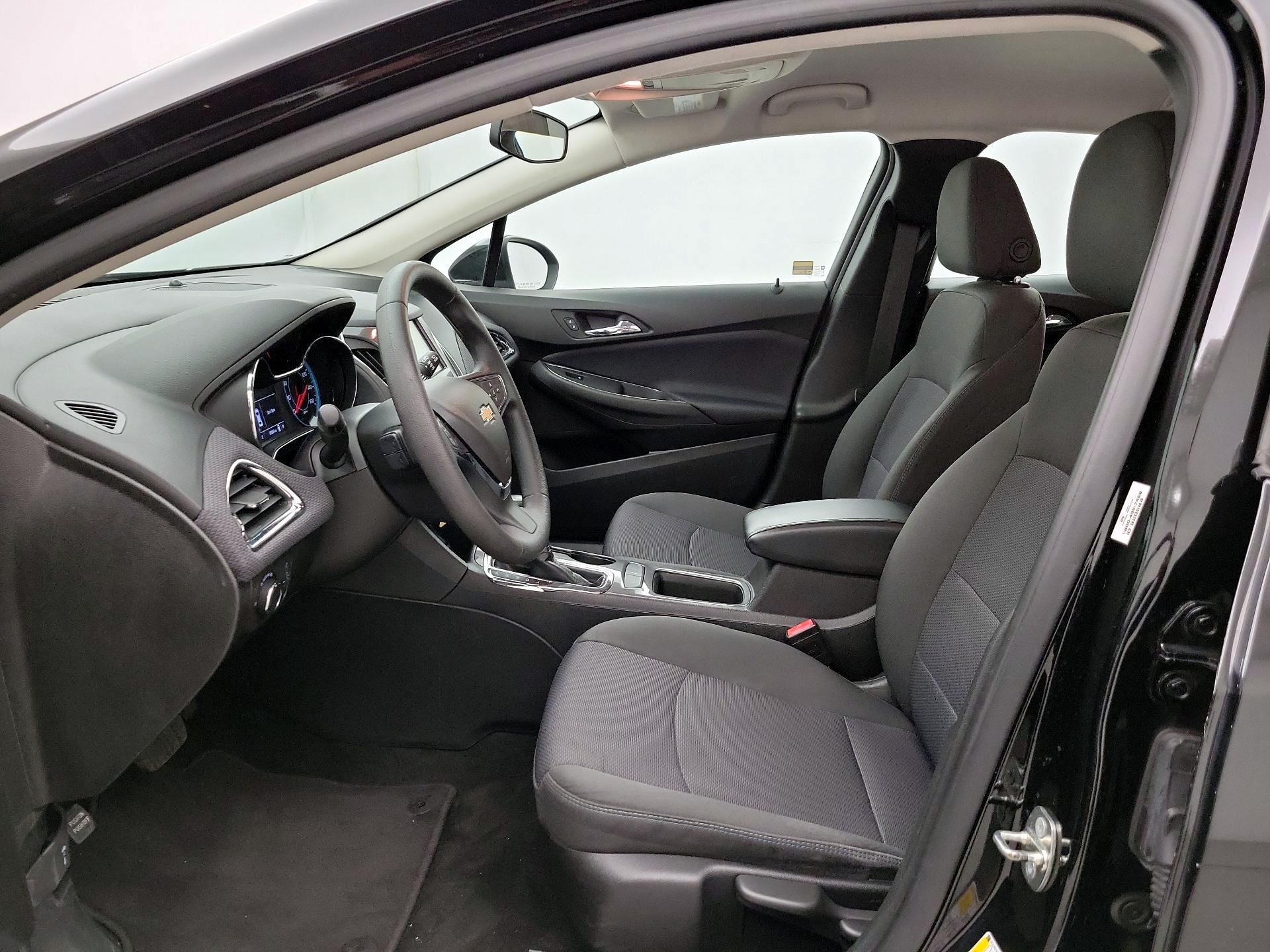 Thumbnail: 2018 Chevrolet Cruze - 11