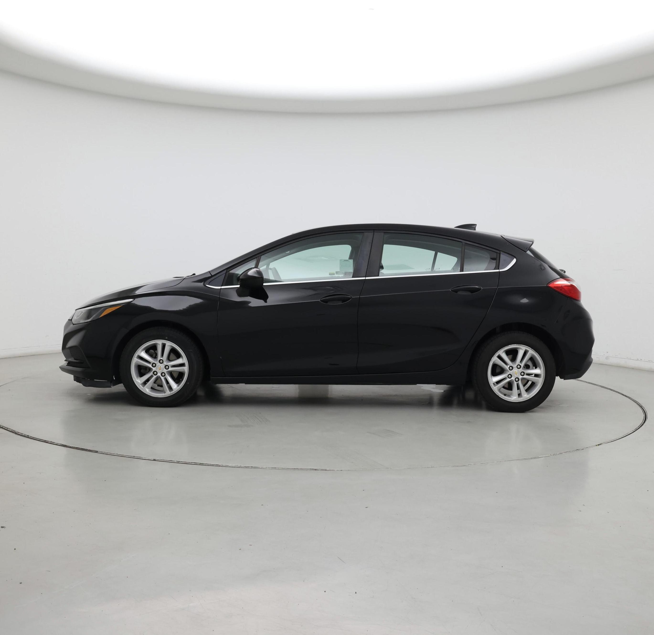 Thumbnail: 2018 Chevrolet Cruze - 3