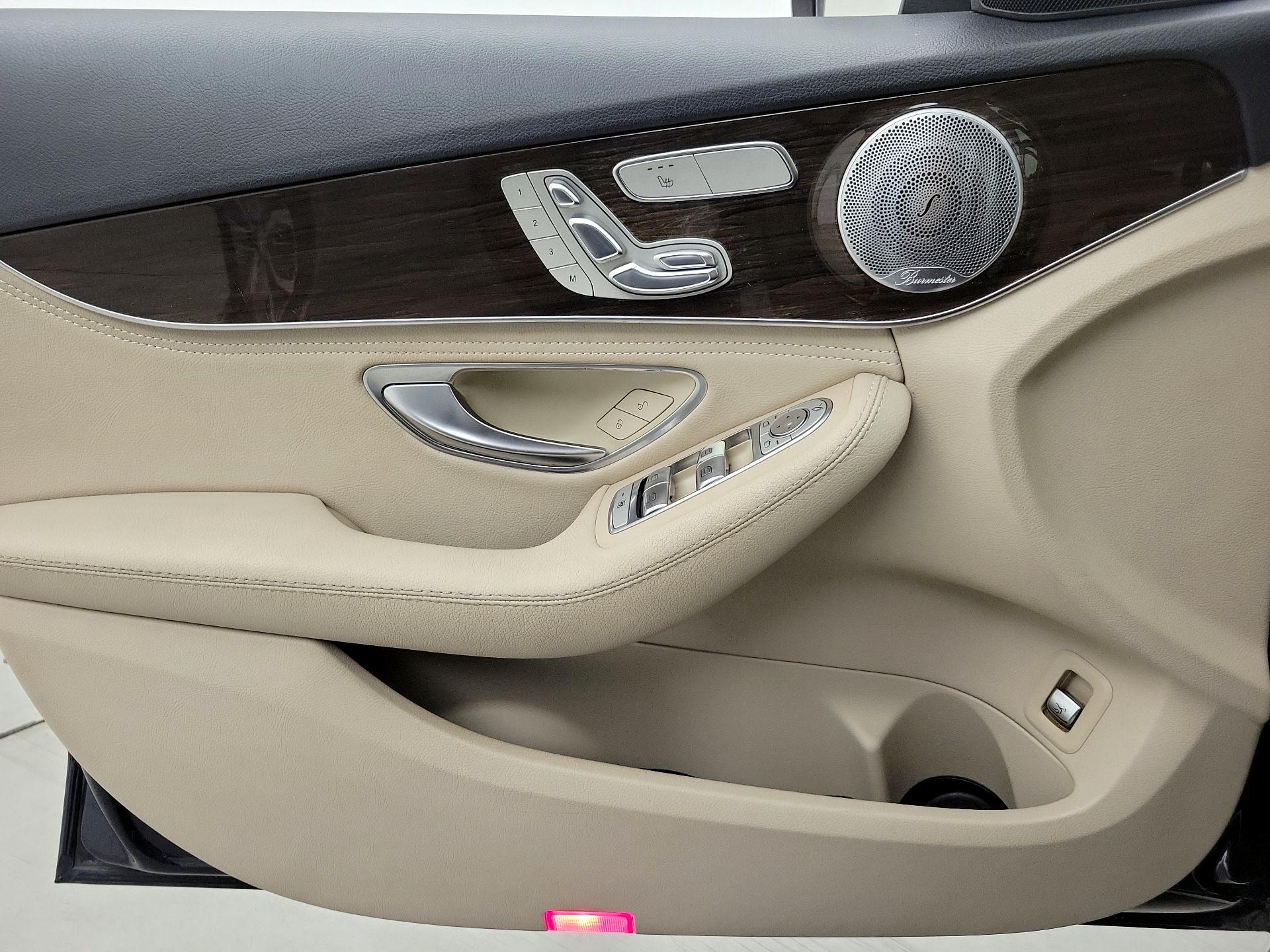 Thumbnail: 2015 Mercedes-Benz C-Class - 12