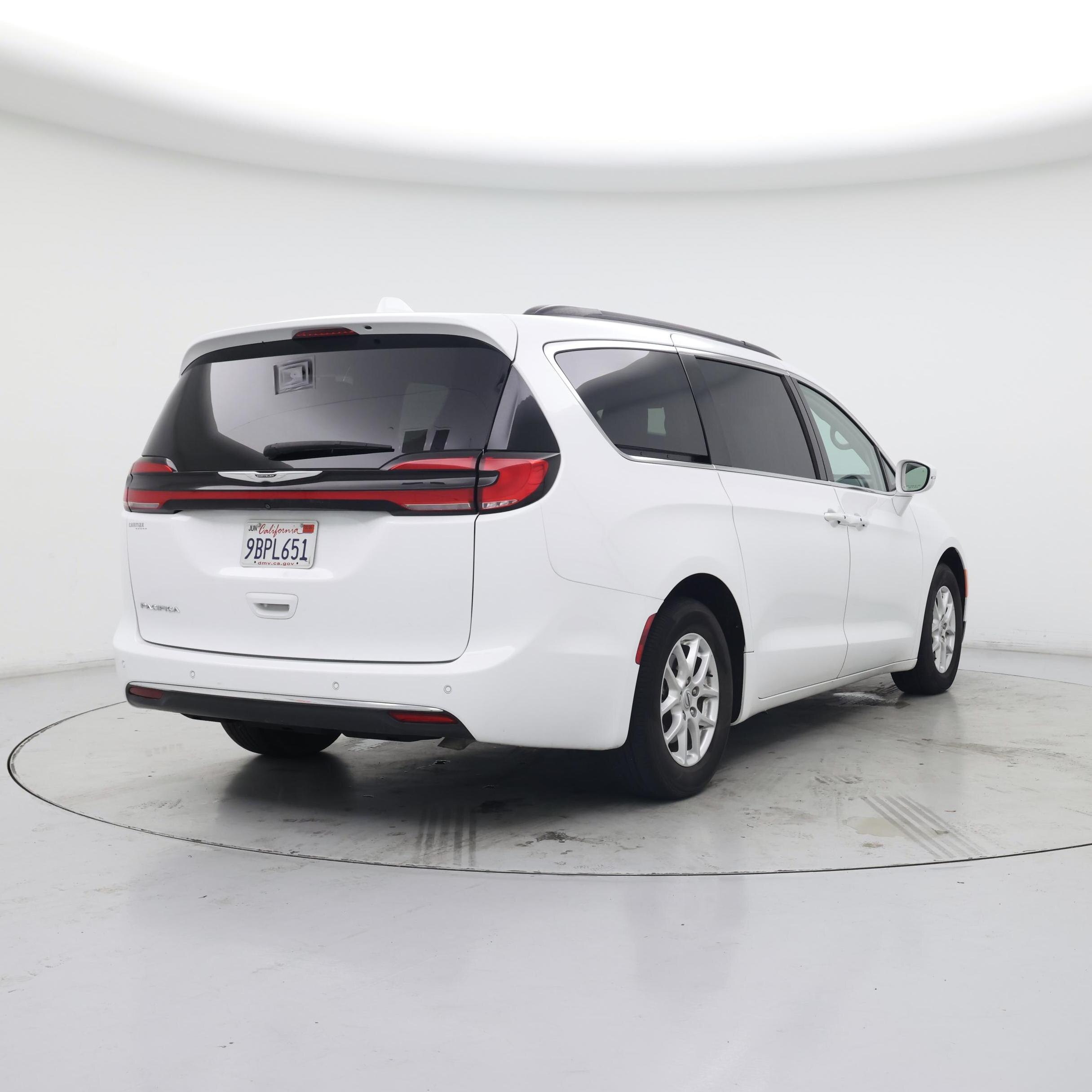 Thumbnail: 2022 Chrysler Pacifica - 8
