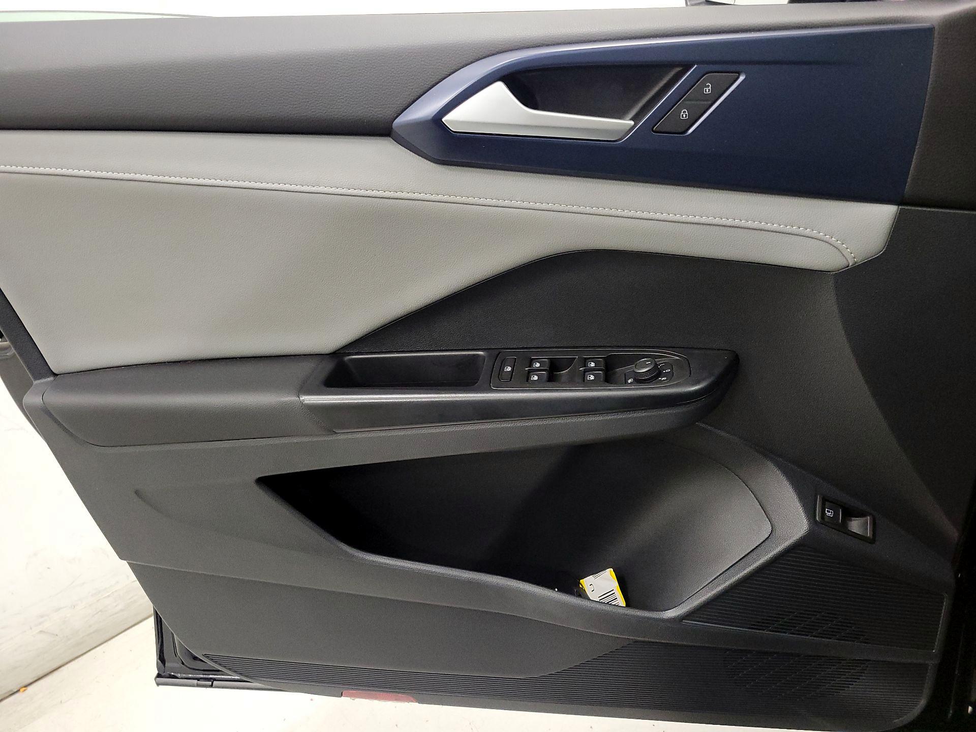 Thumbnail: 2023 Volkswagen Taos - 12