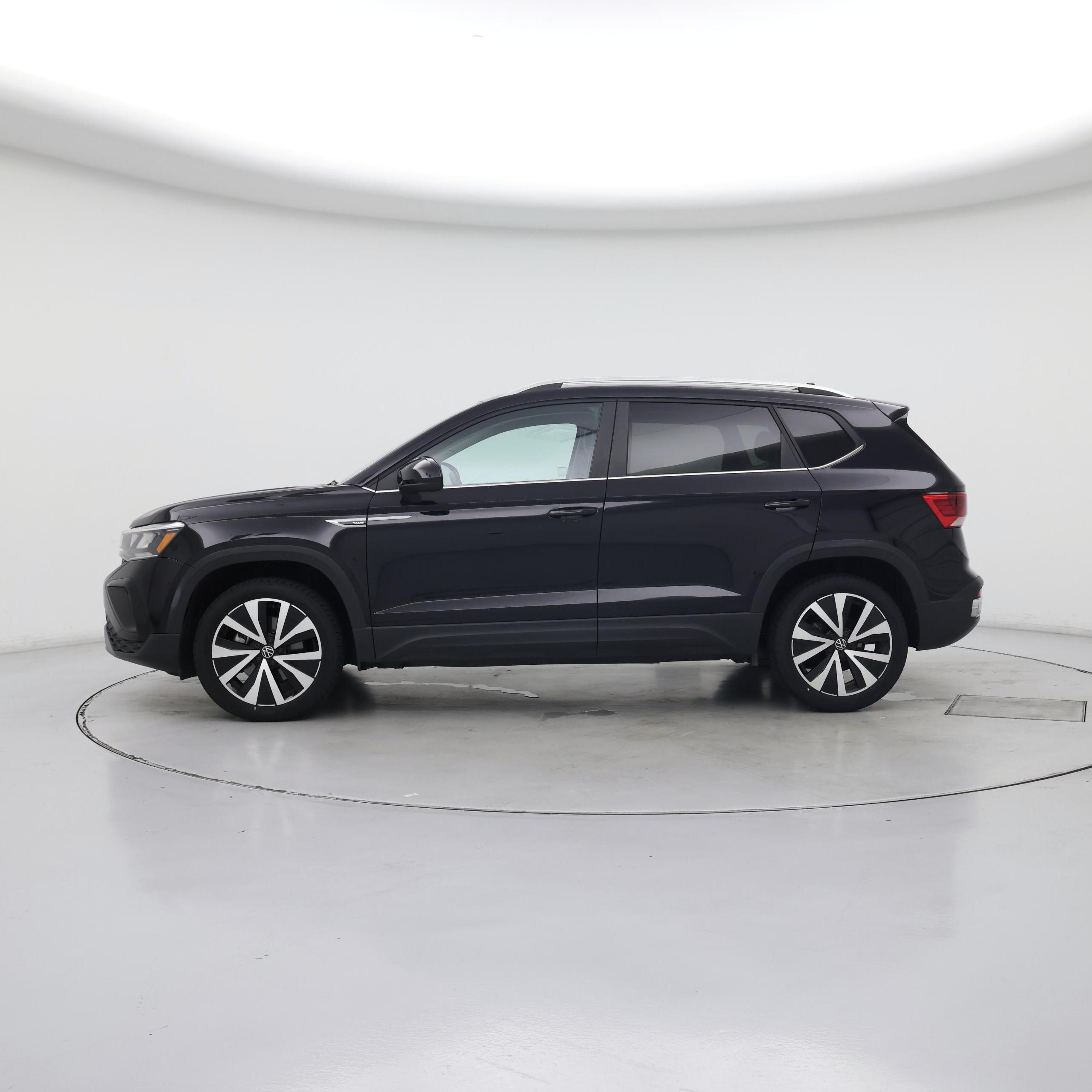 Thumbnail: 2023 Volkswagen Taos - 3