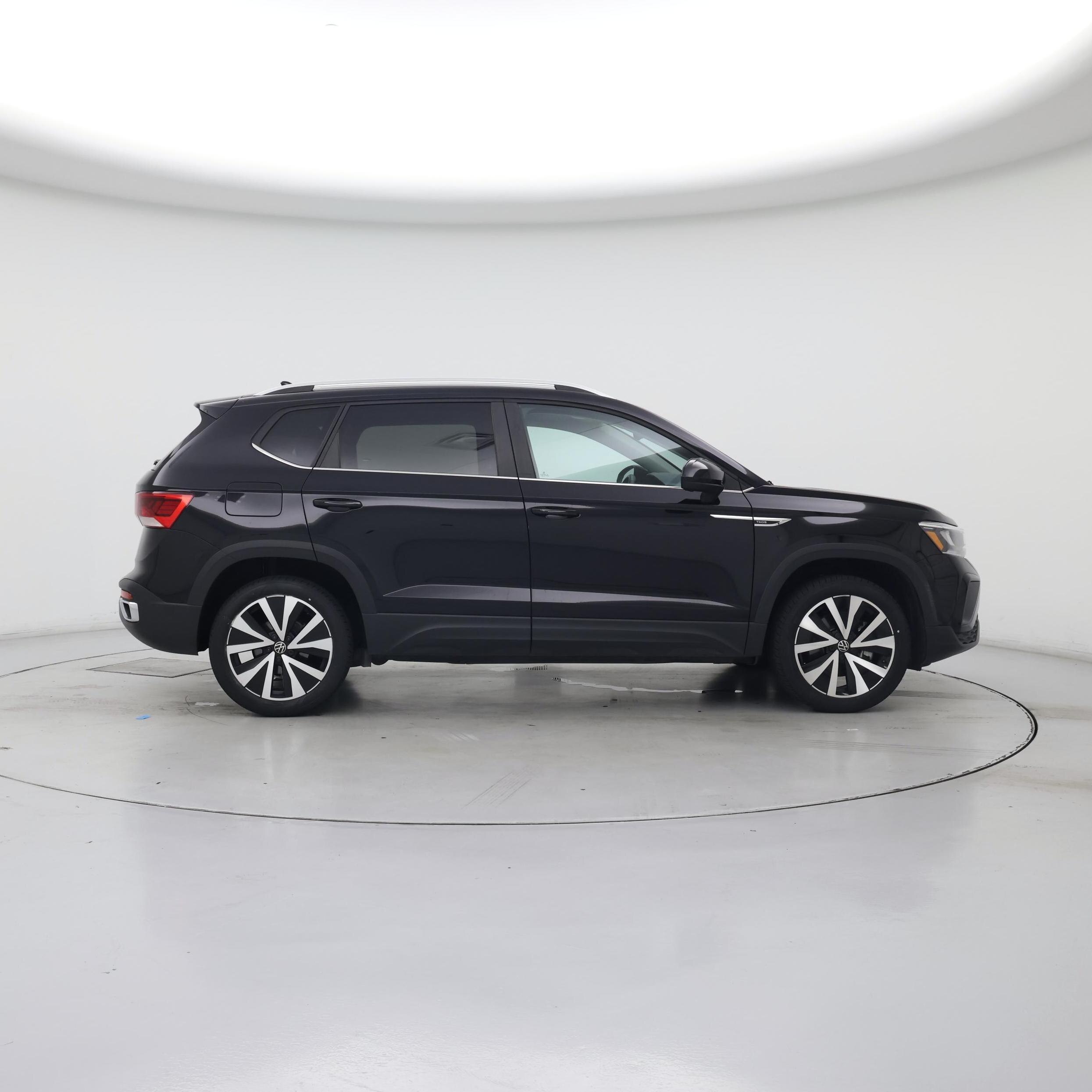 Thumbnail: 2023 Volkswagen Taos - 7