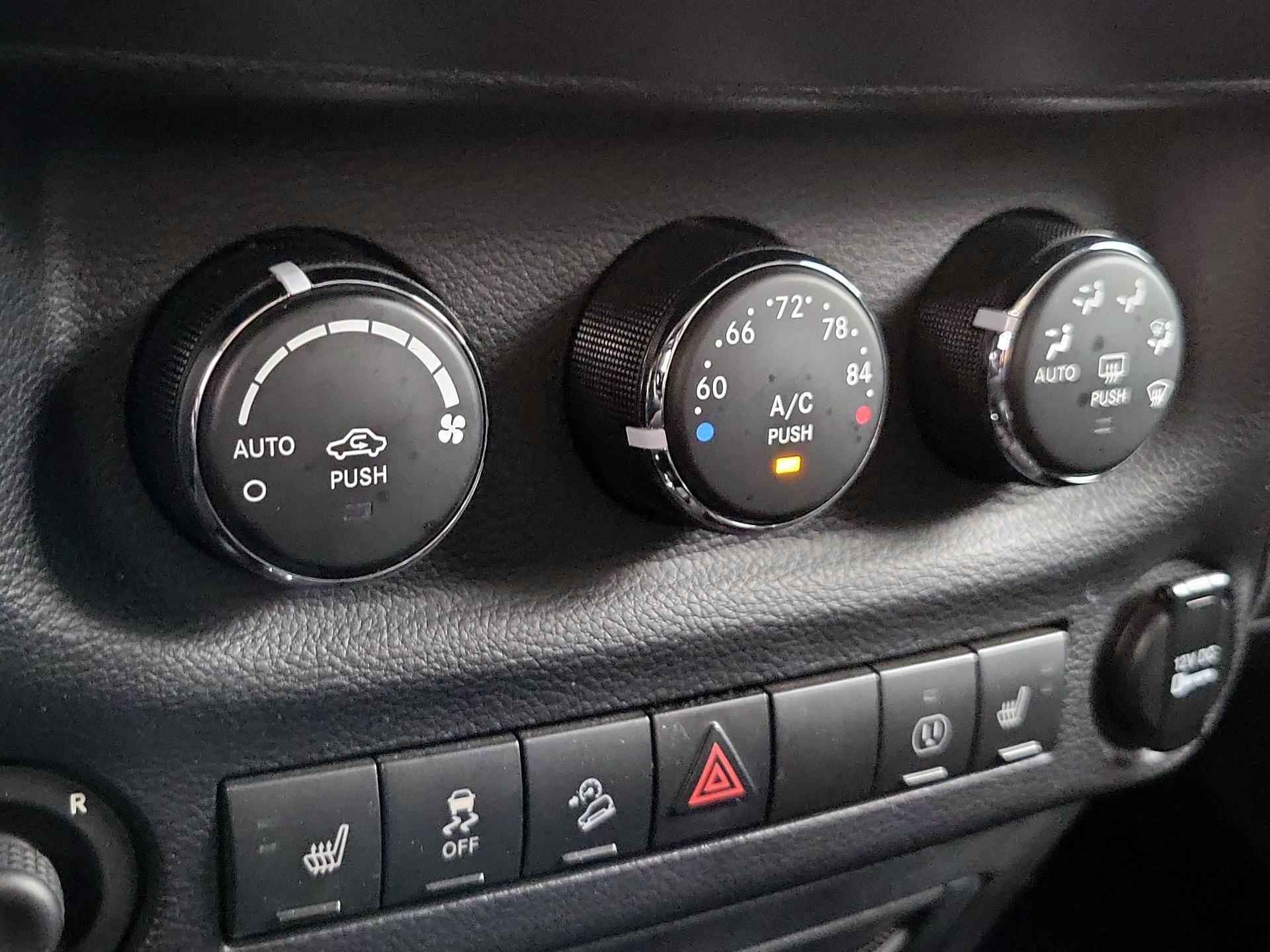 Thumbnail: 2014 Jeep Wrangler - 14