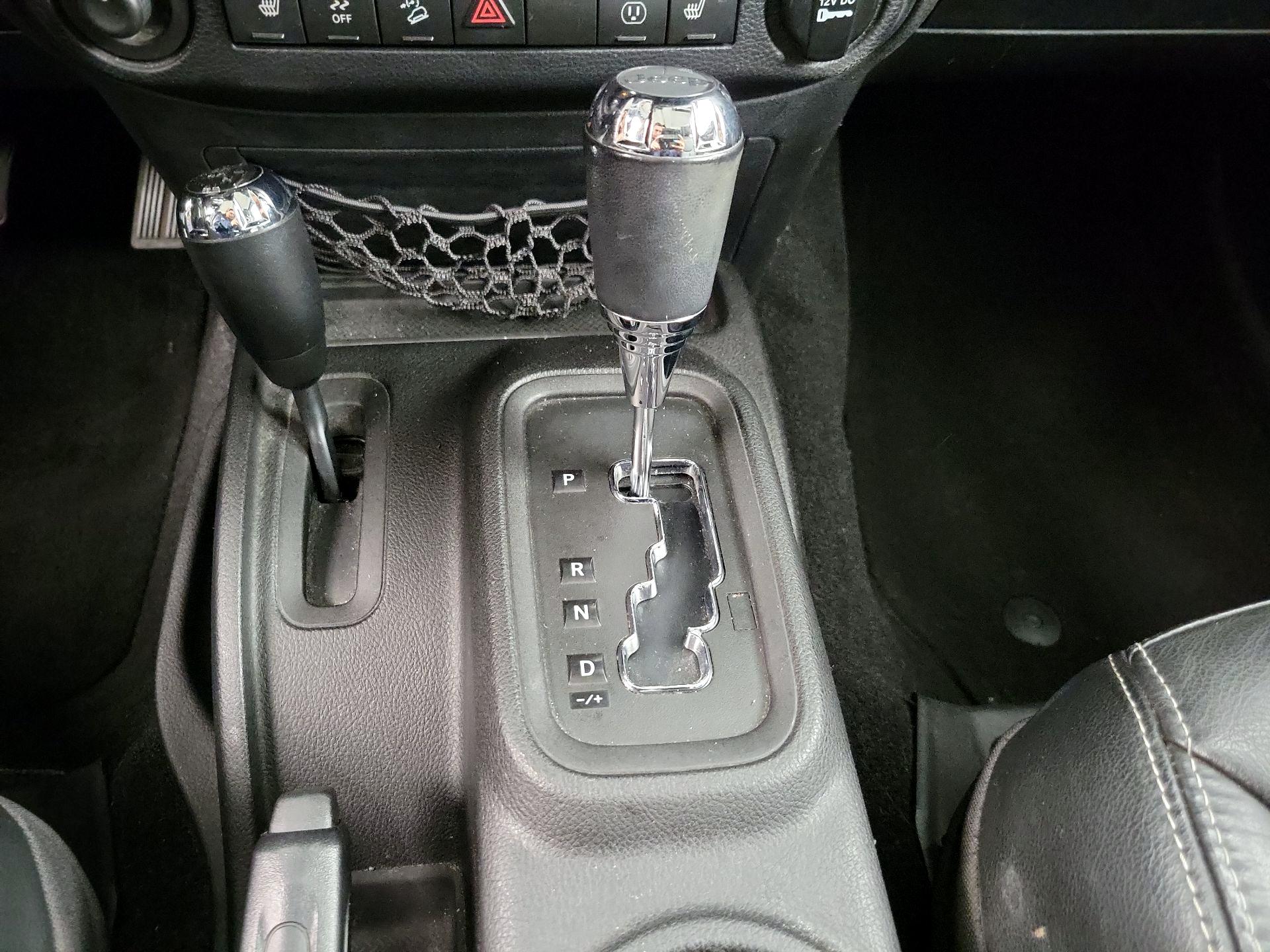 Thumbnail: 2014 Jeep Wrangler - 15