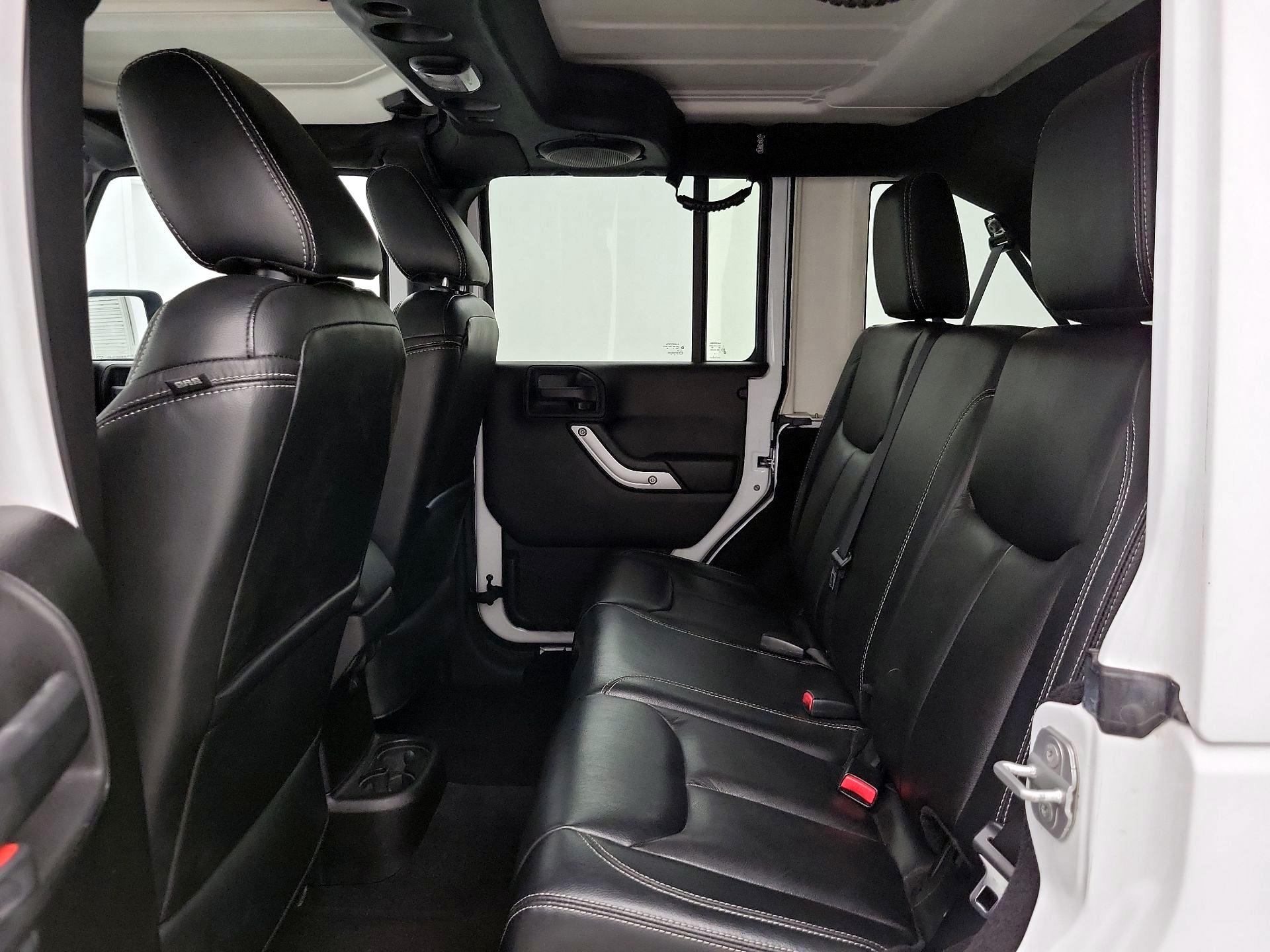 Thumbnail: 2014 Jeep Wrangler - 17