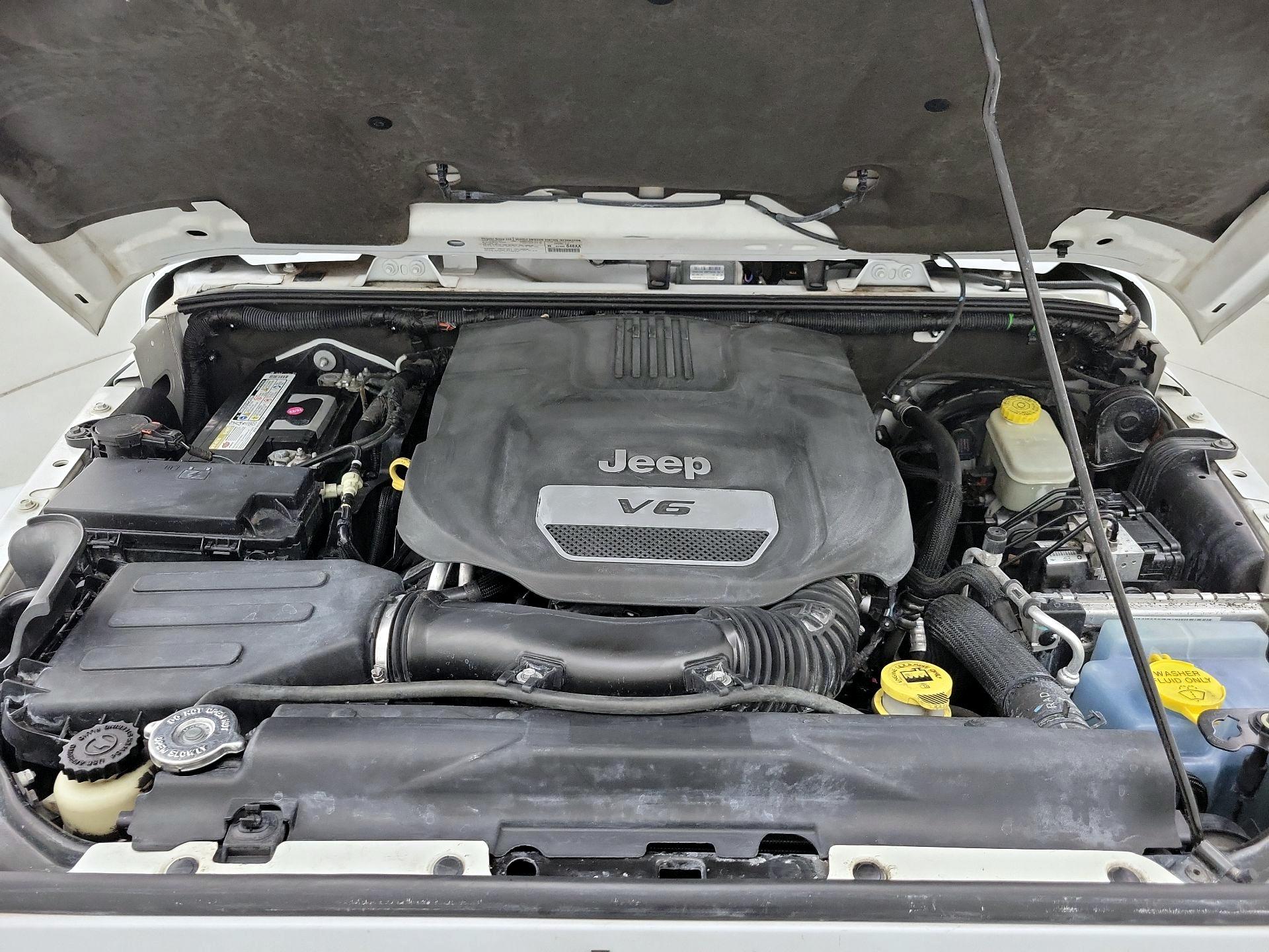 Thumbnail: 2014 Jeep Wrangler - 19