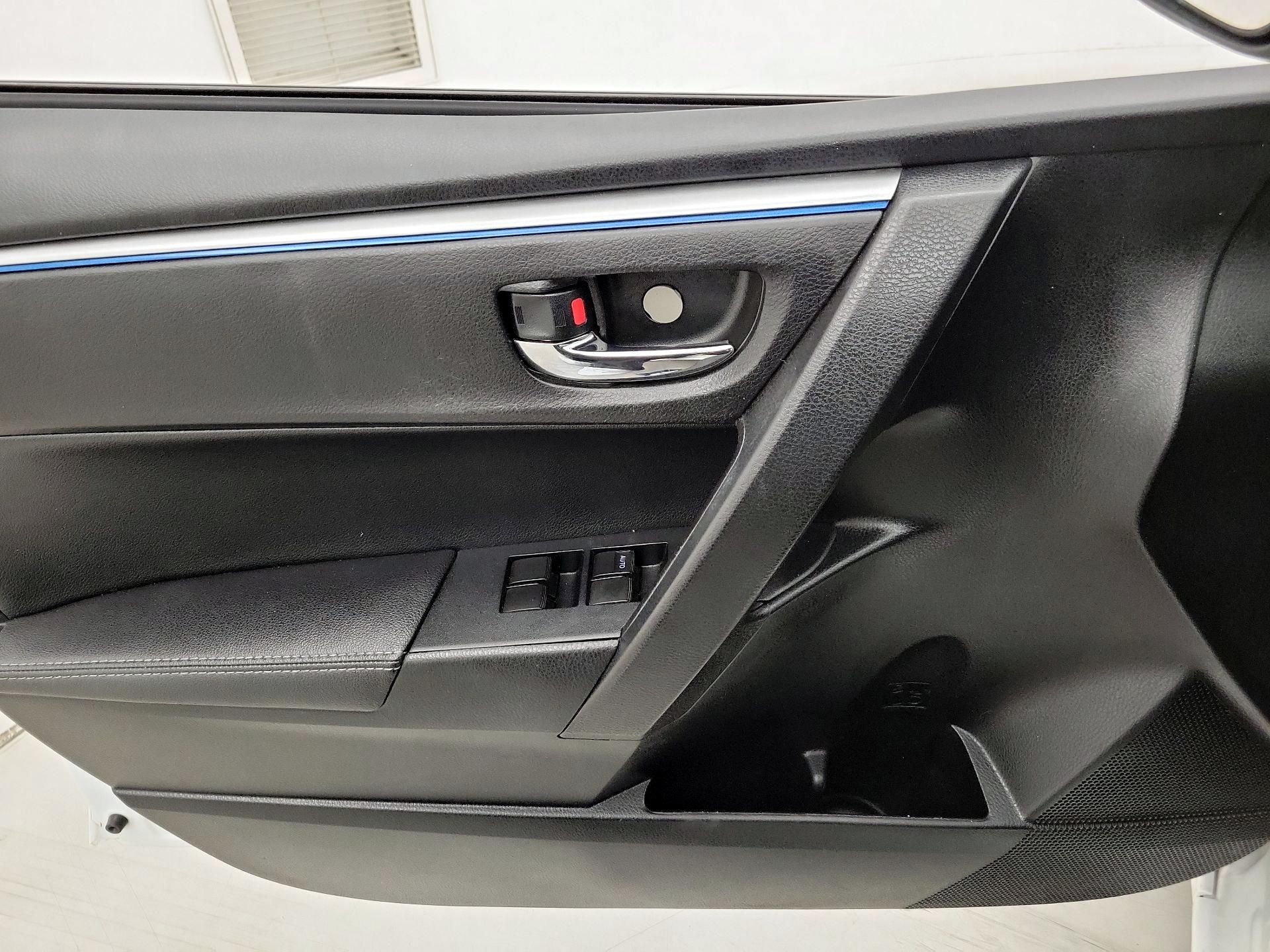 Thumbnail: 2016 Toyota Corolla - 12