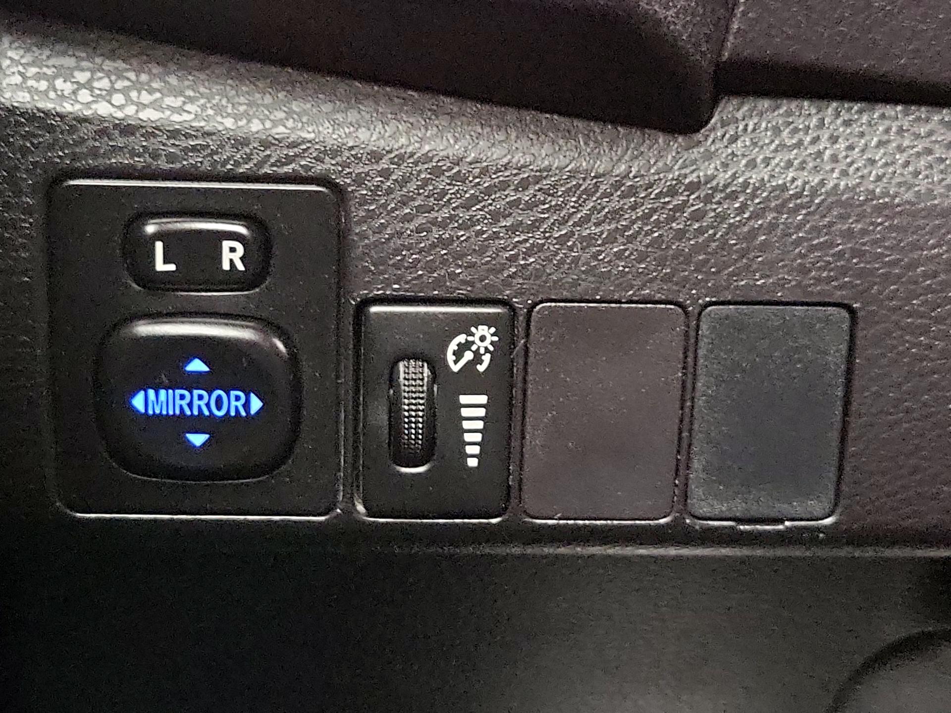 Thumbnail: 2016 Toyota Corolla - 13