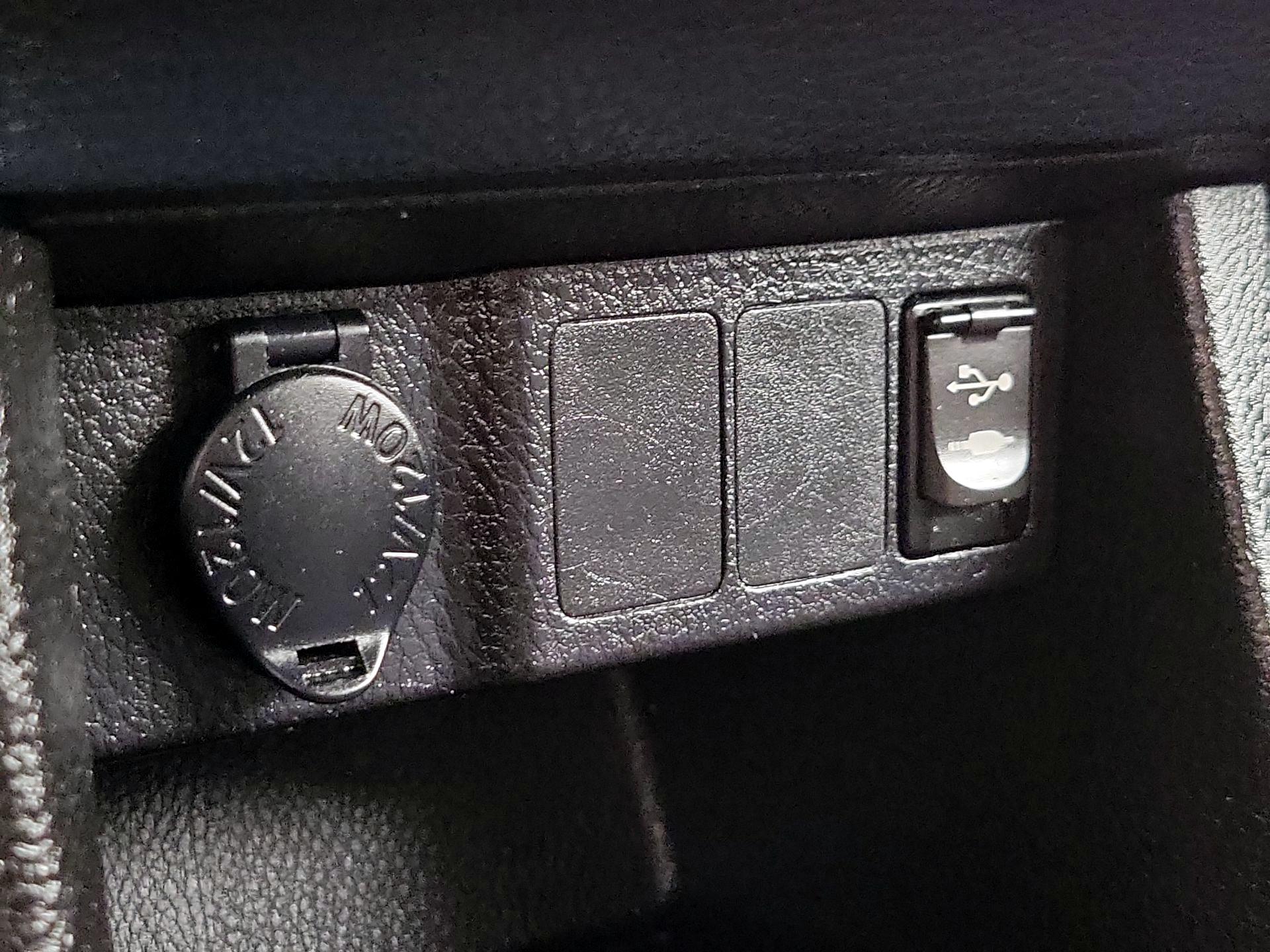 Thumbnail: 2016 Toyota Corolla - 18