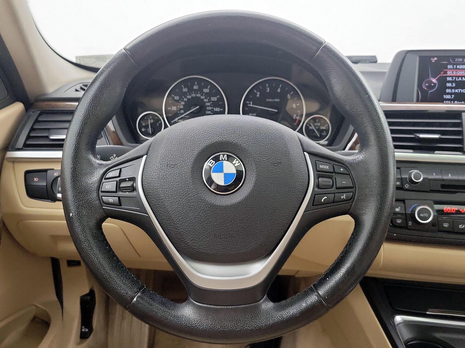 Thumbnail: 2015 BMW 3 Series - 10