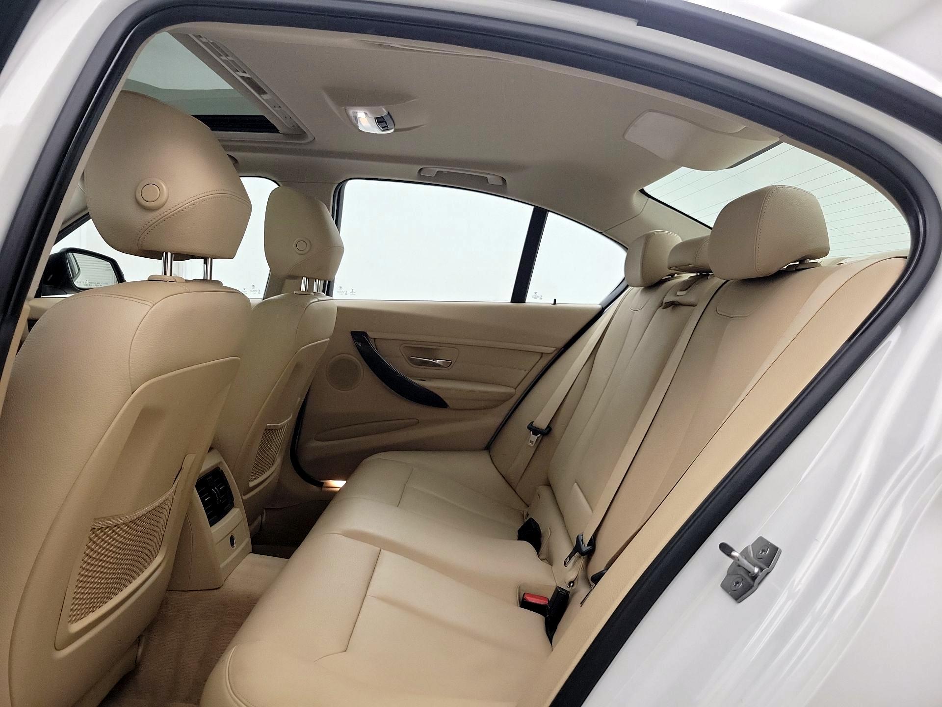Thumbnail: 2015 BMW 3 Series - 20