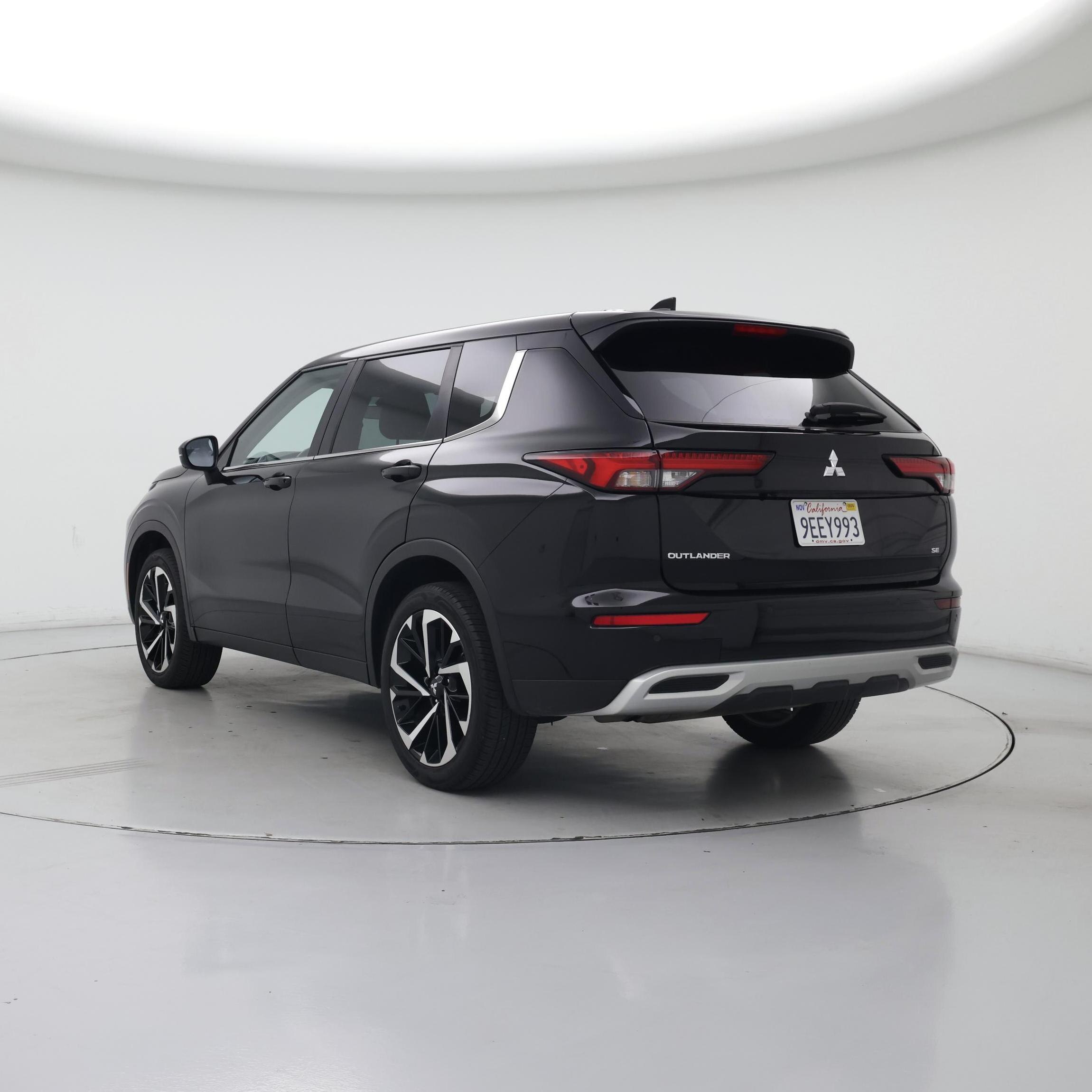 Thumbnail: 2022 Mitsubishi Outlander - 2