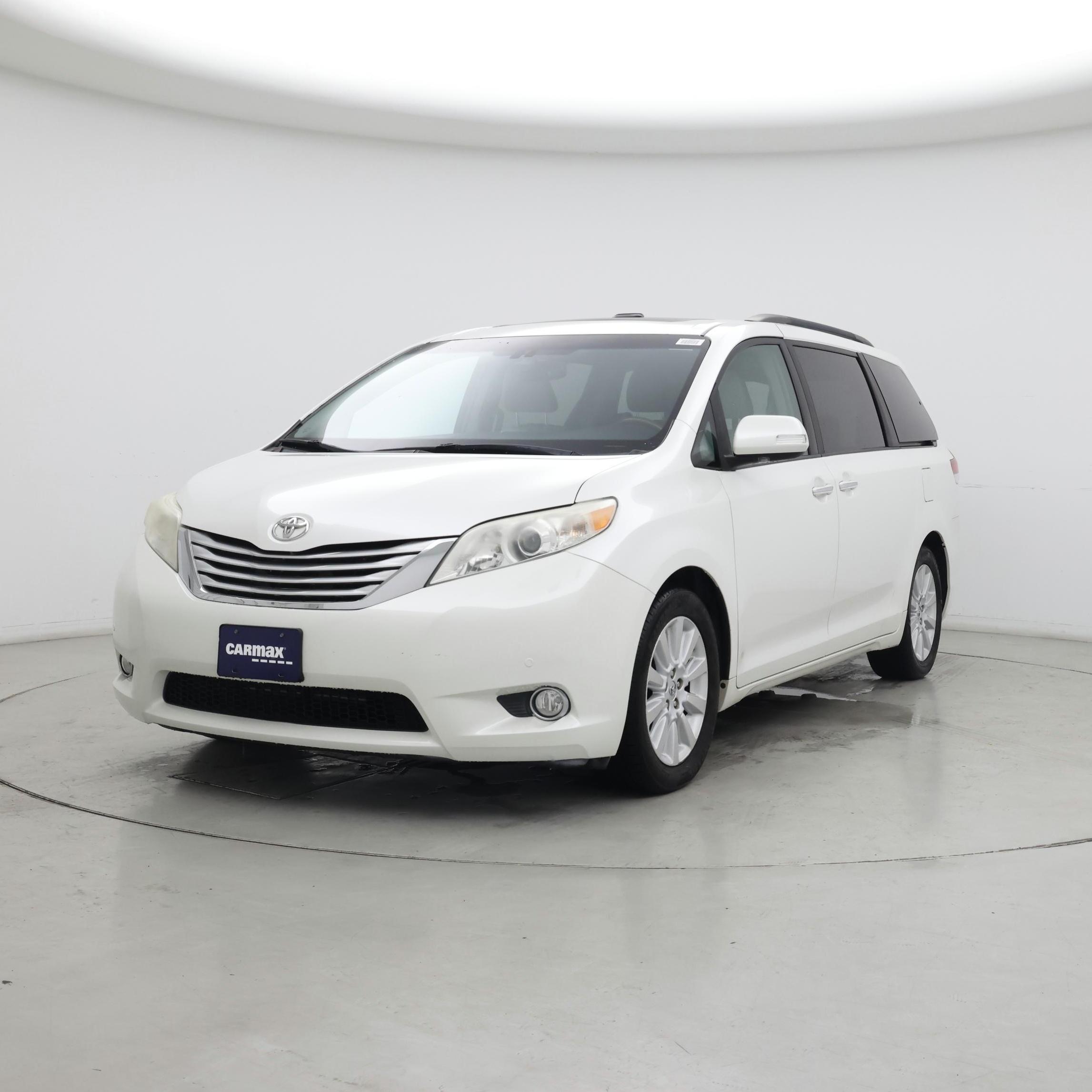Thumbnail: 2014 Toyota Sienna - 4