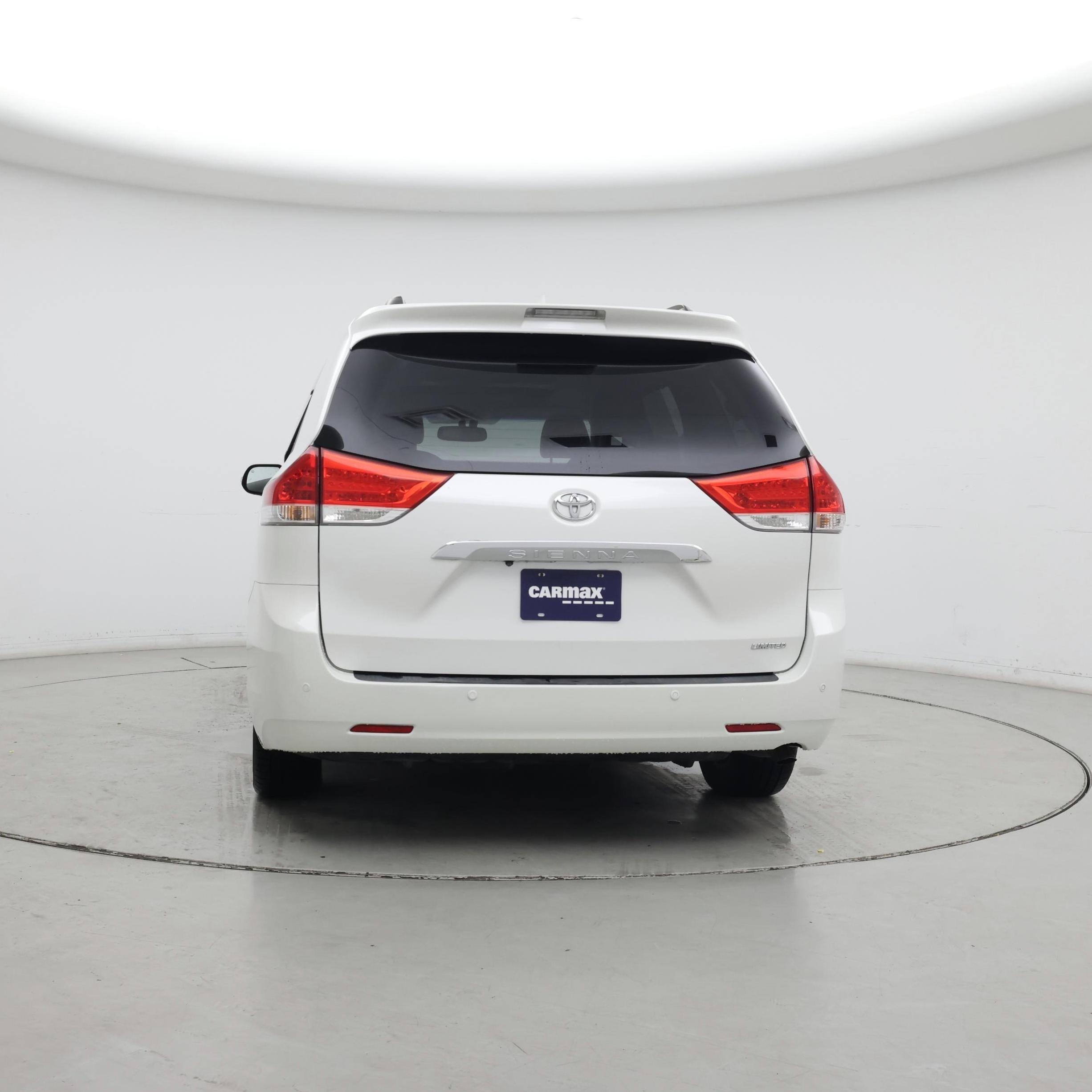 Thumbnail: 2014 Toyota Sienna - 6