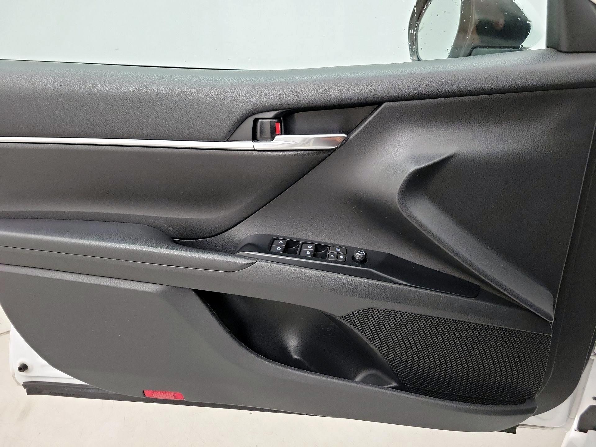 Thumbnail: 2020 Toyota Camry - 12