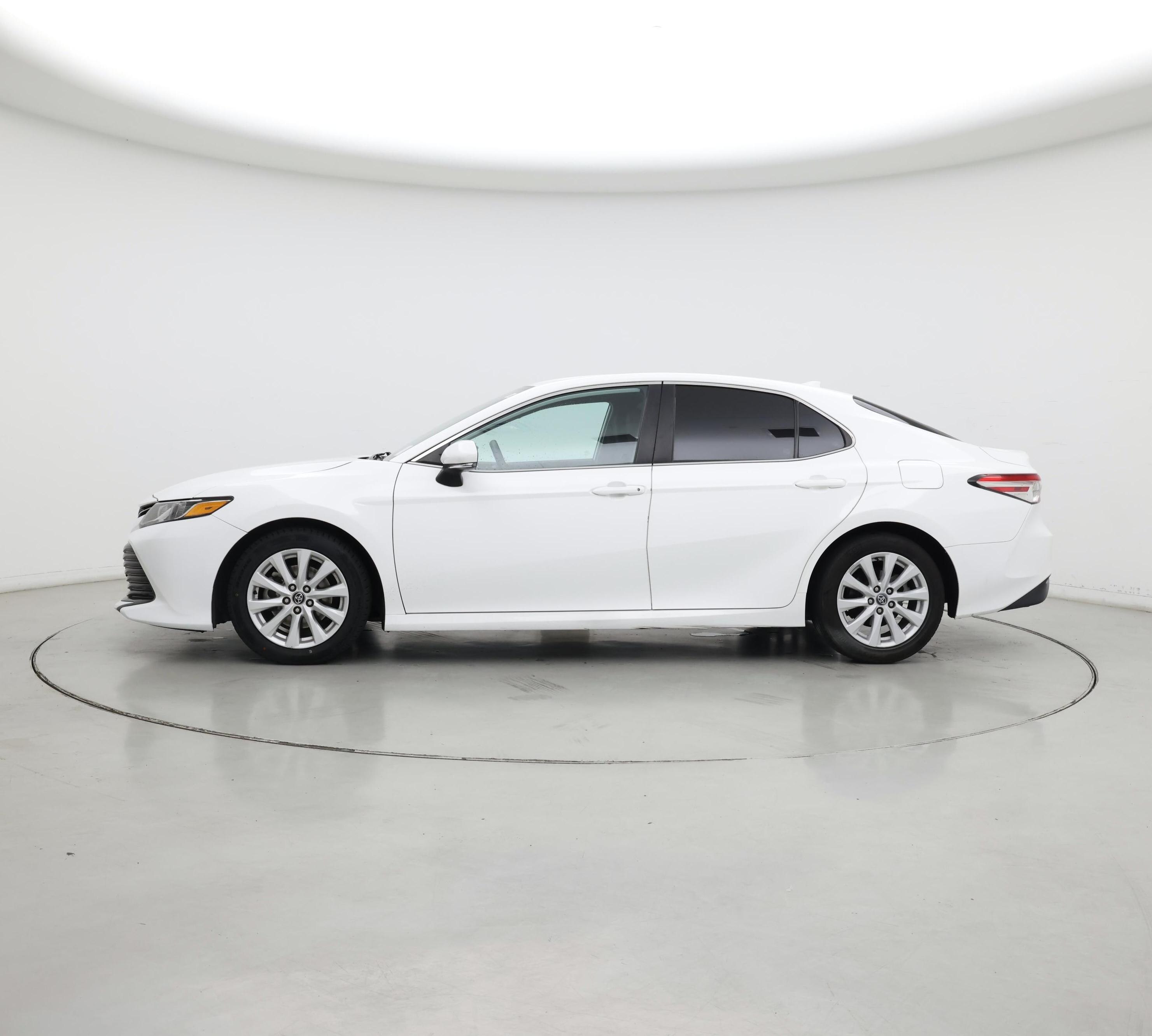 Thumbnail: 2020 Toyota Camry - 3