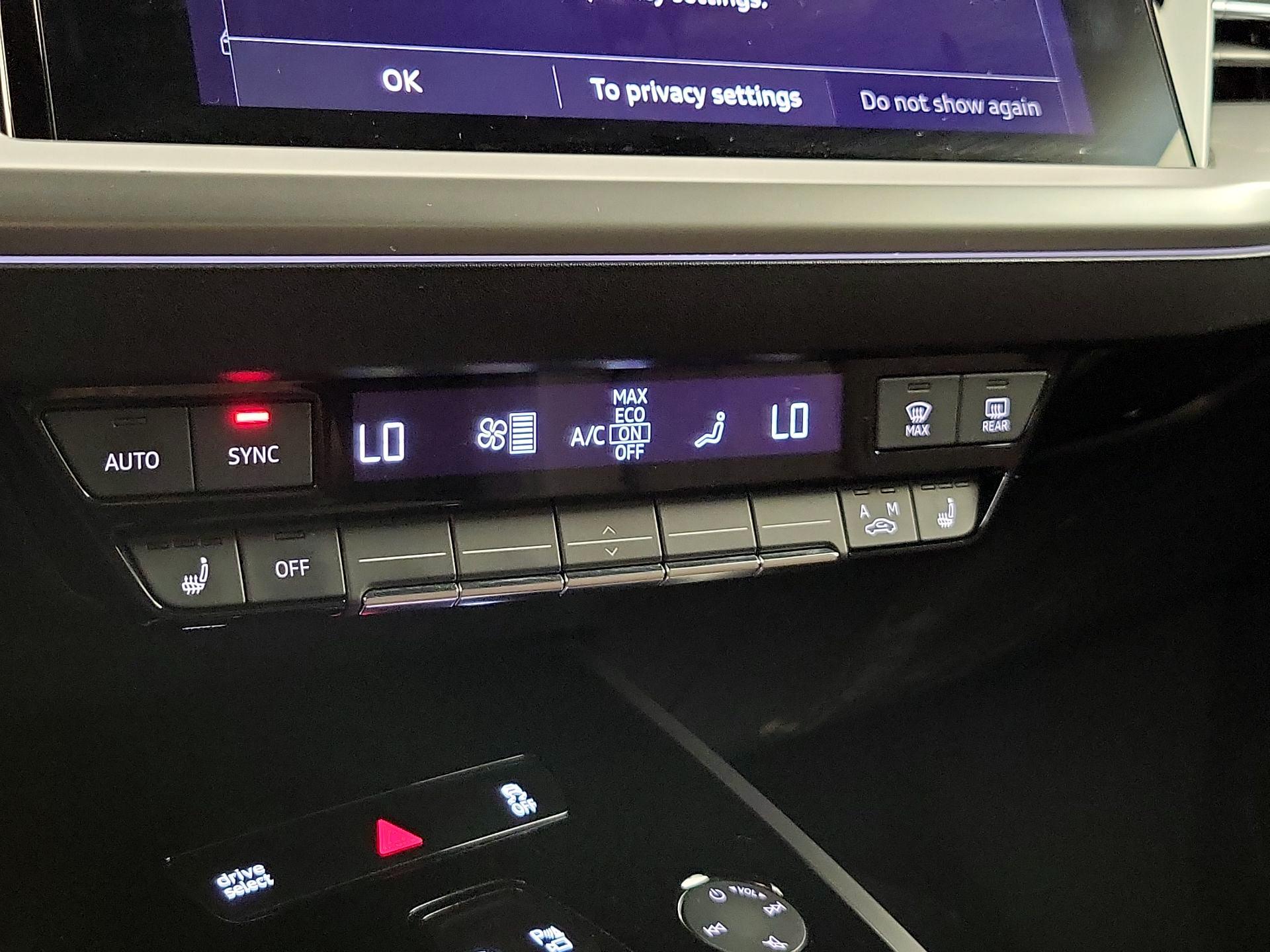 Thumbnail: 2022 Audi Q4 e-tron - 16