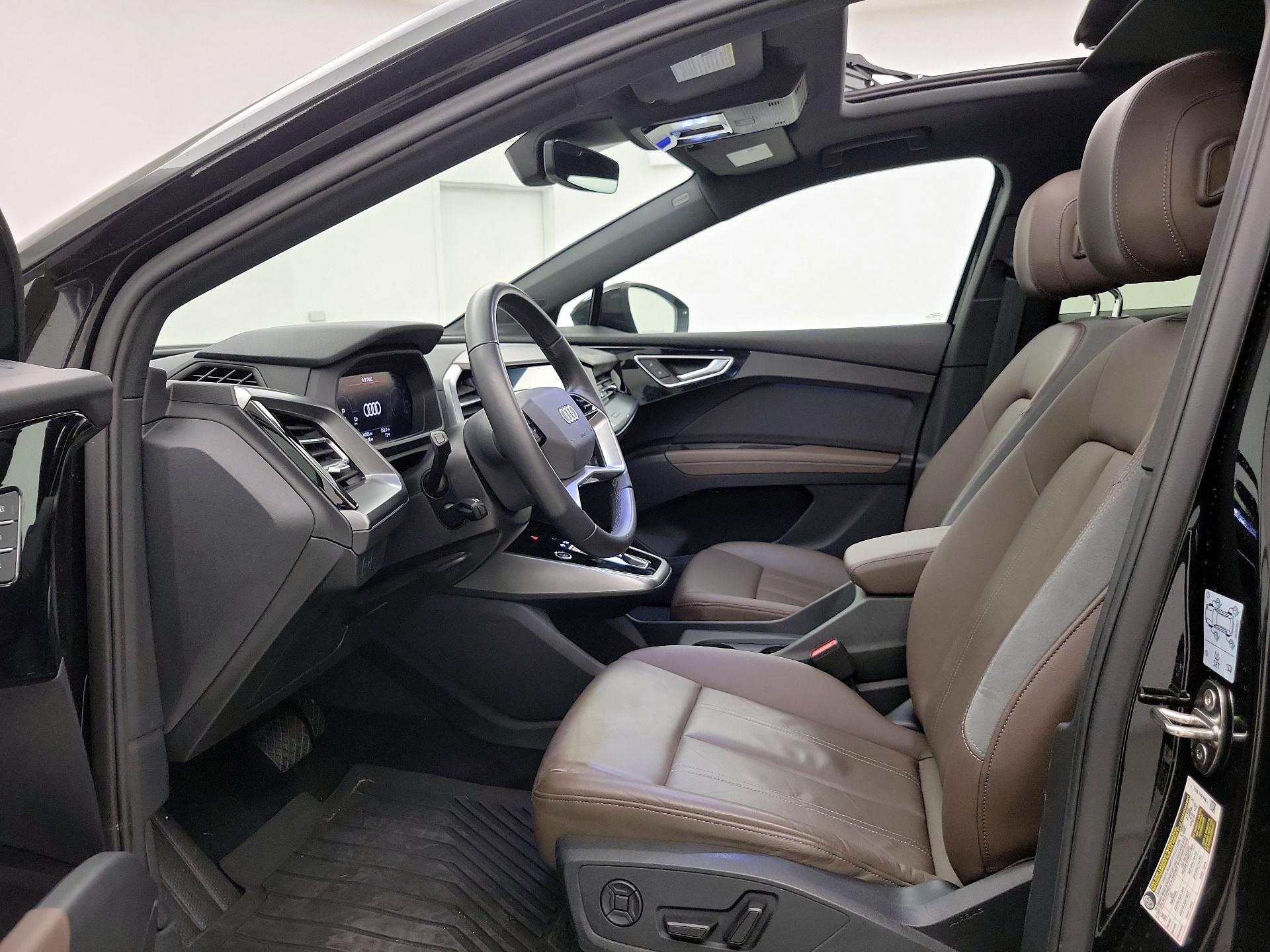 Thumbnail: 2022 Audi Q4 e-tron - 19