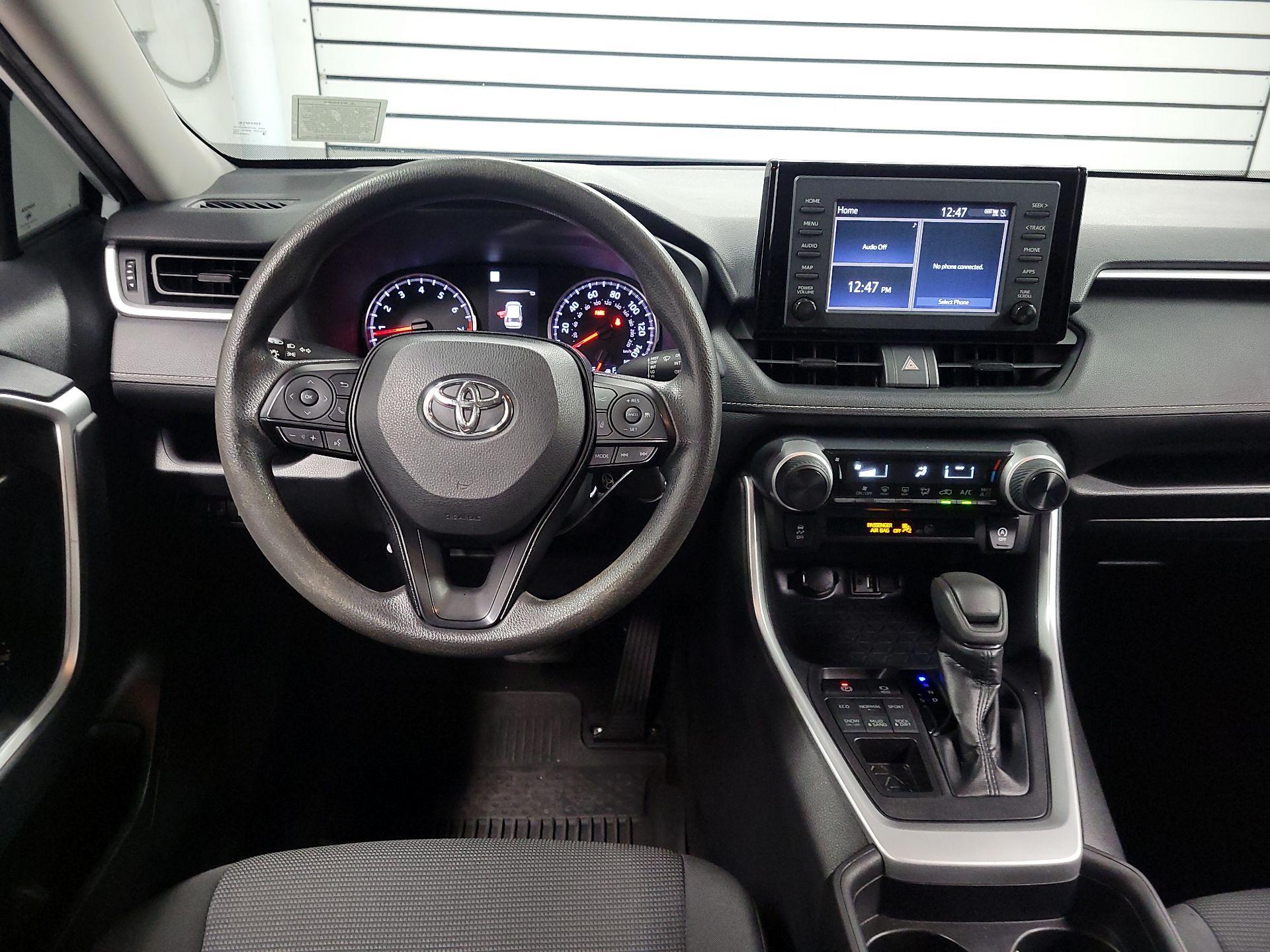 Thumbnail: 2019 Toyota RAV4 - 9