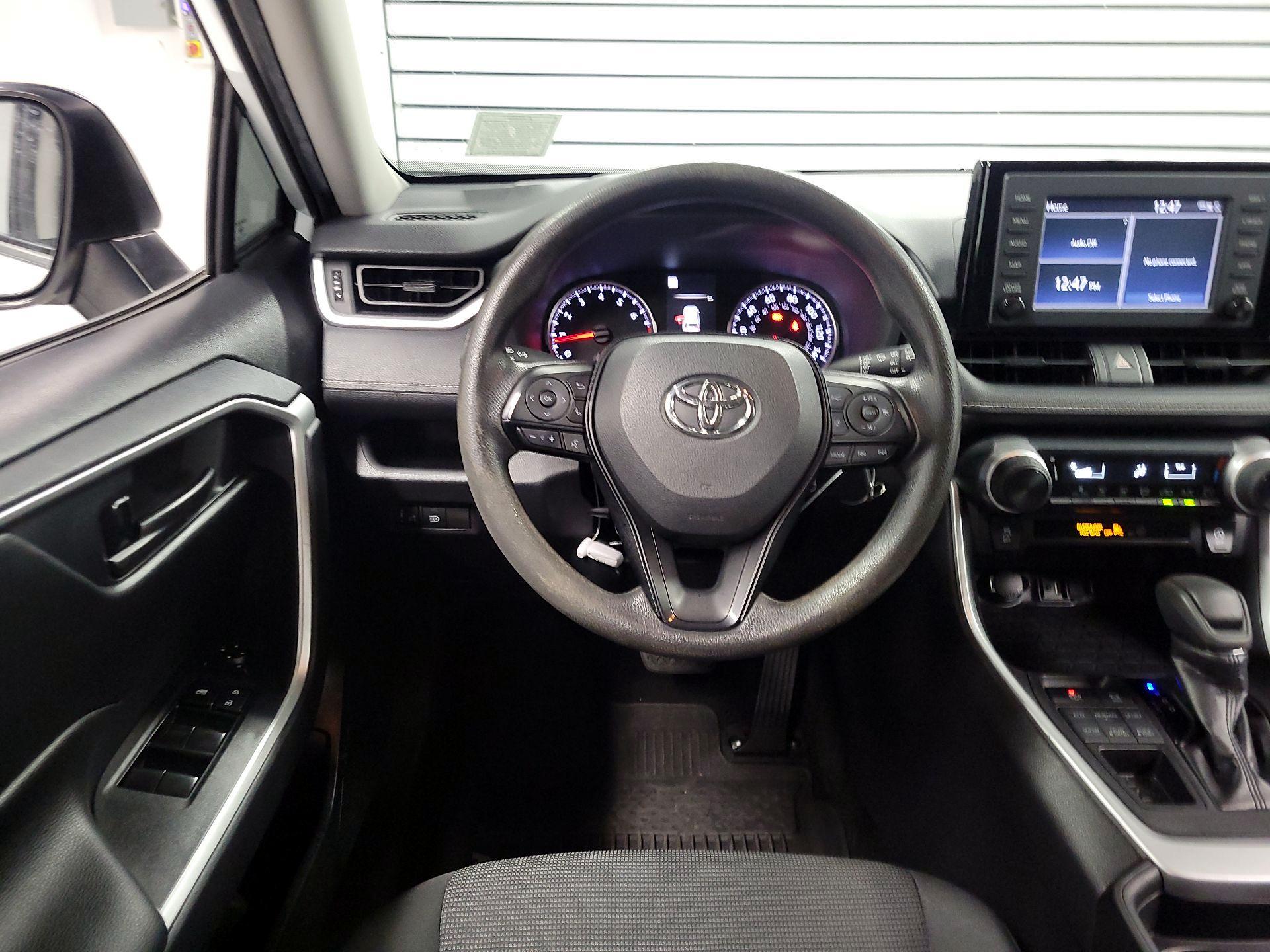 Thumbnail: 2019 Toyota RAV4 - 10