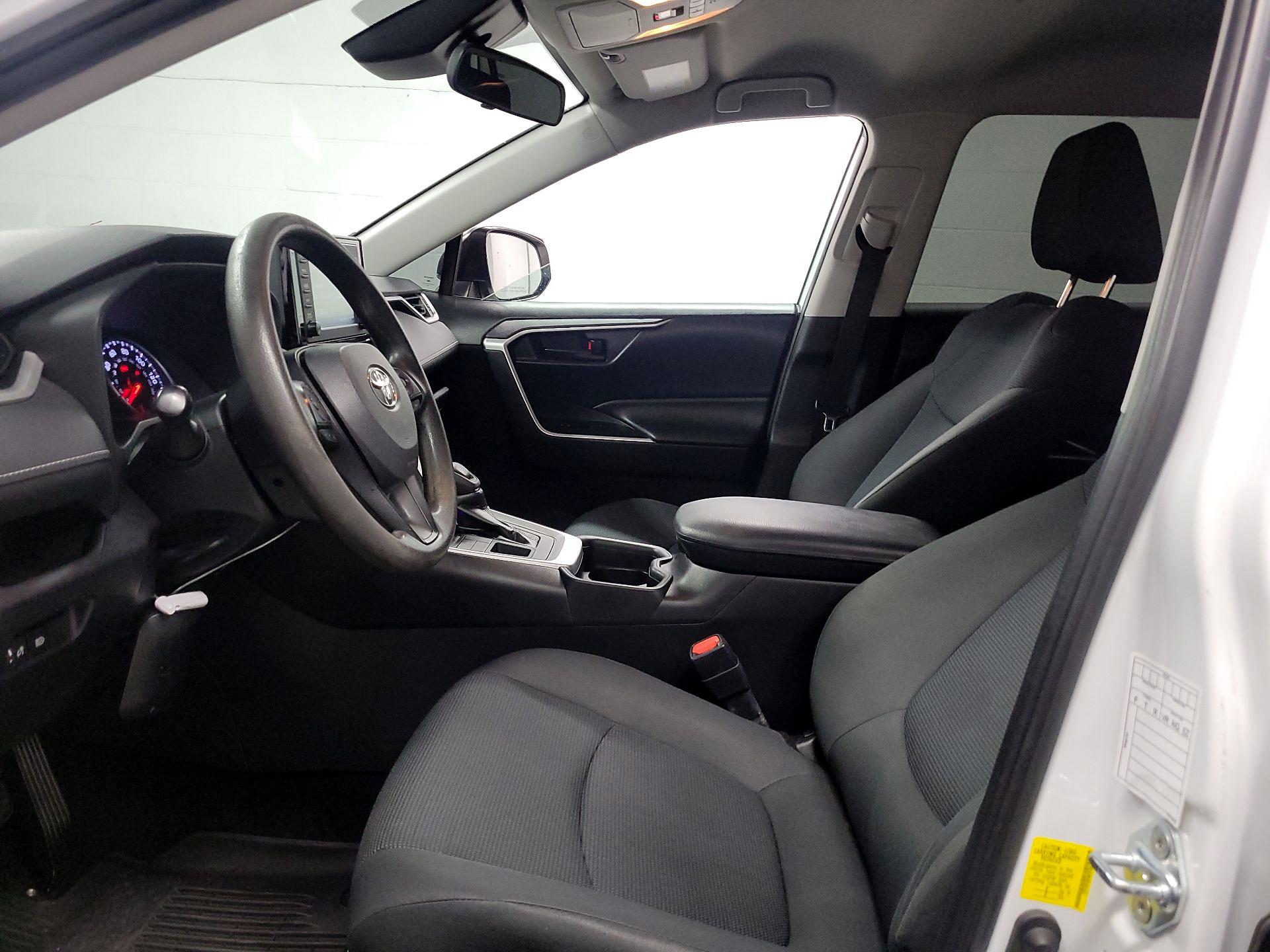 Thumbnail: 2019 Toyota RAV4 - 11