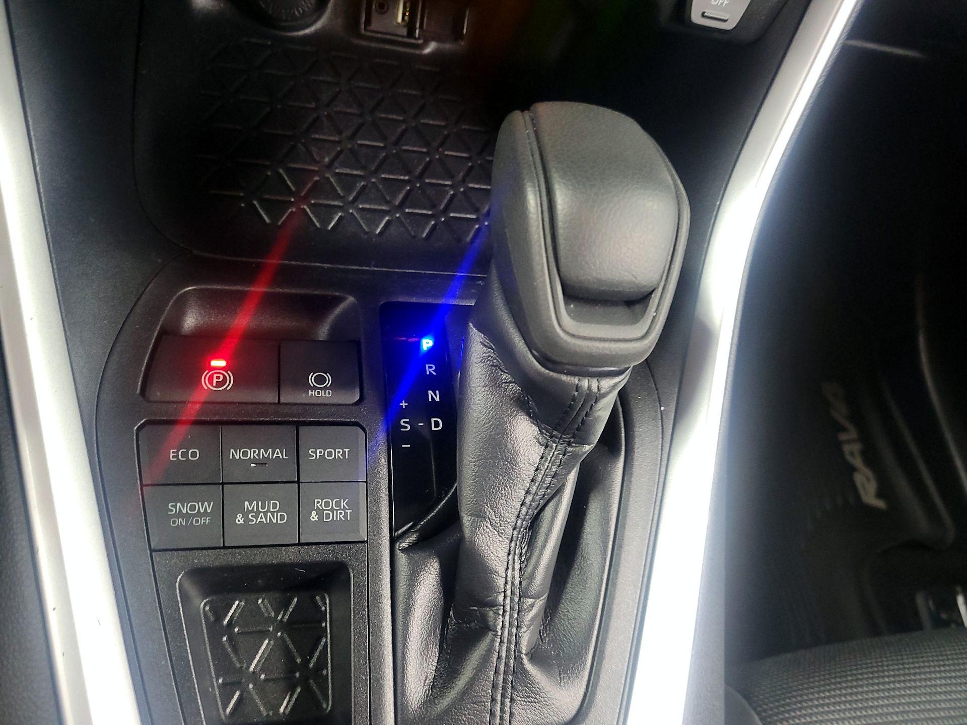Thumbnail: 2019 Toyota RAV4 - 16