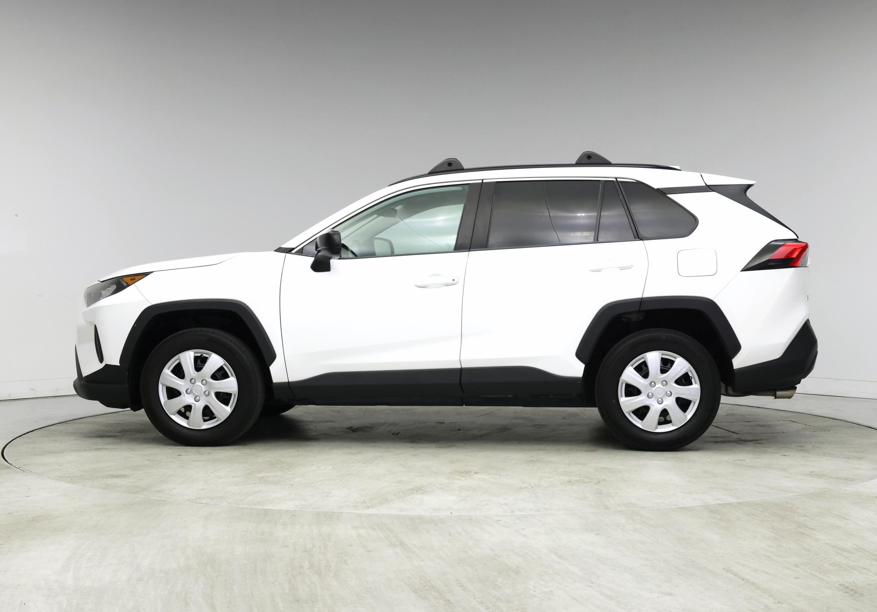 Thumbnail: 2019 Toyota RAV4 - 3