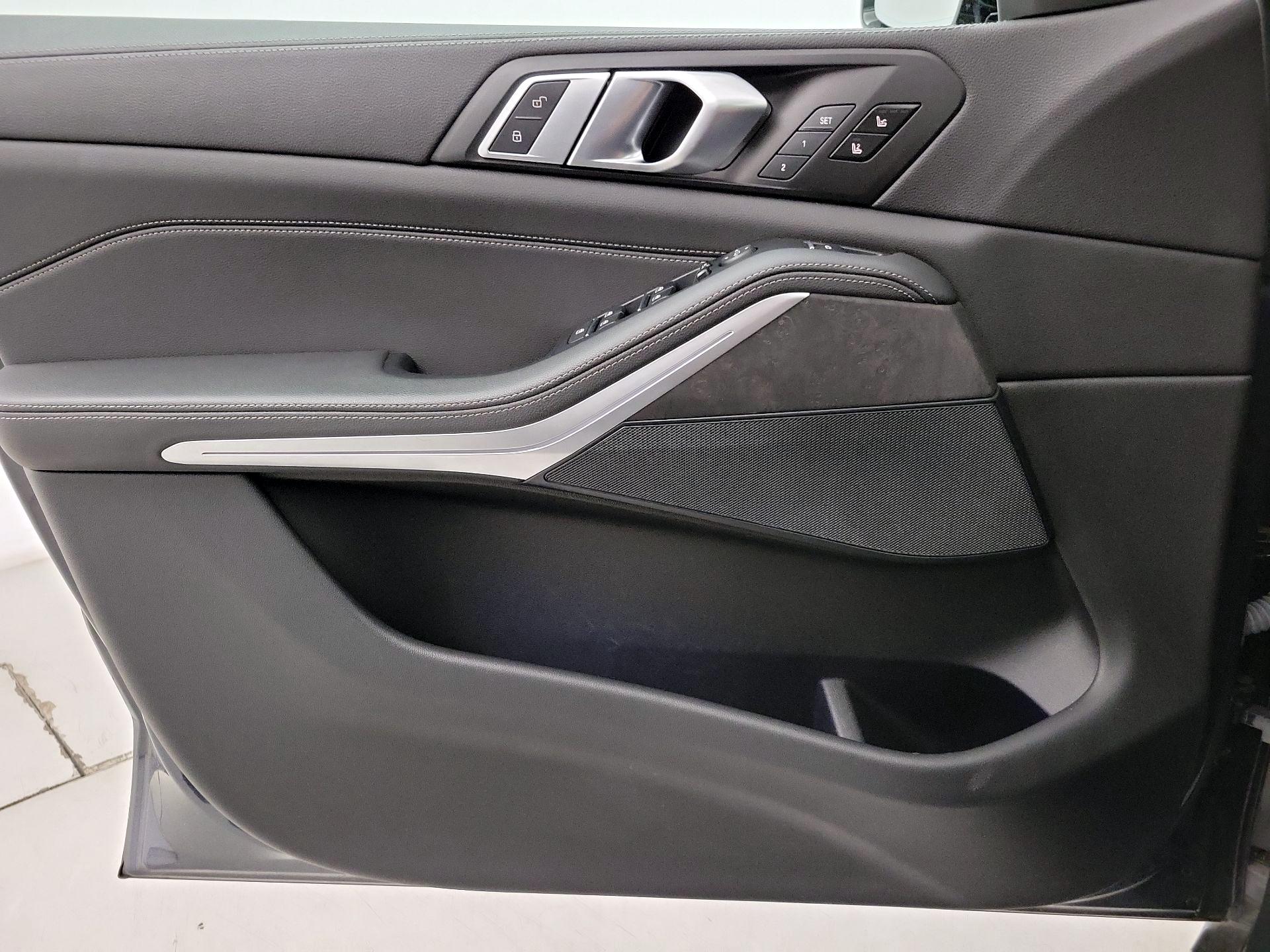 Thumbnail: 2022 BMW X5 - 12