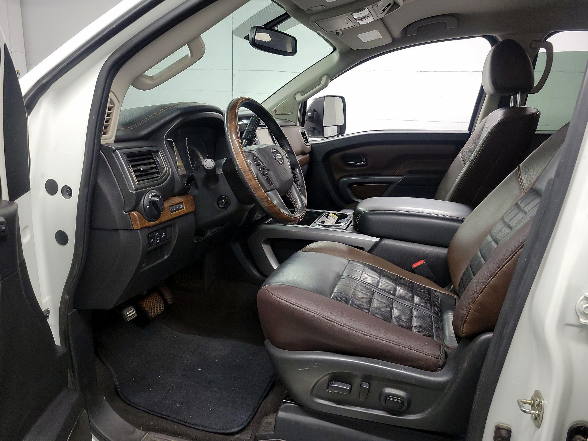 Thumbnail: 2016 Nissan Titan - 11