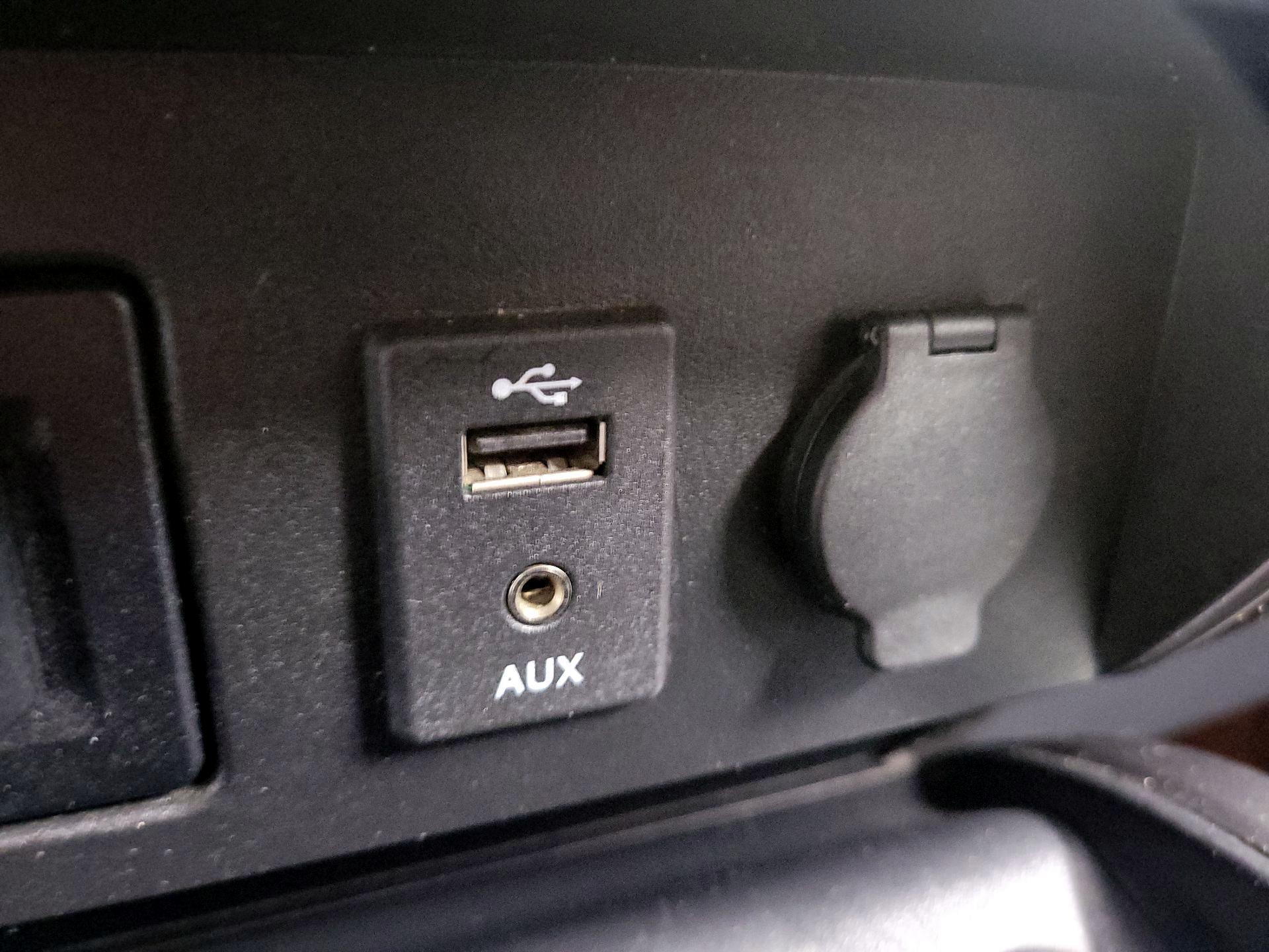 Thumbnail: 2016 Nissan Titan - 18