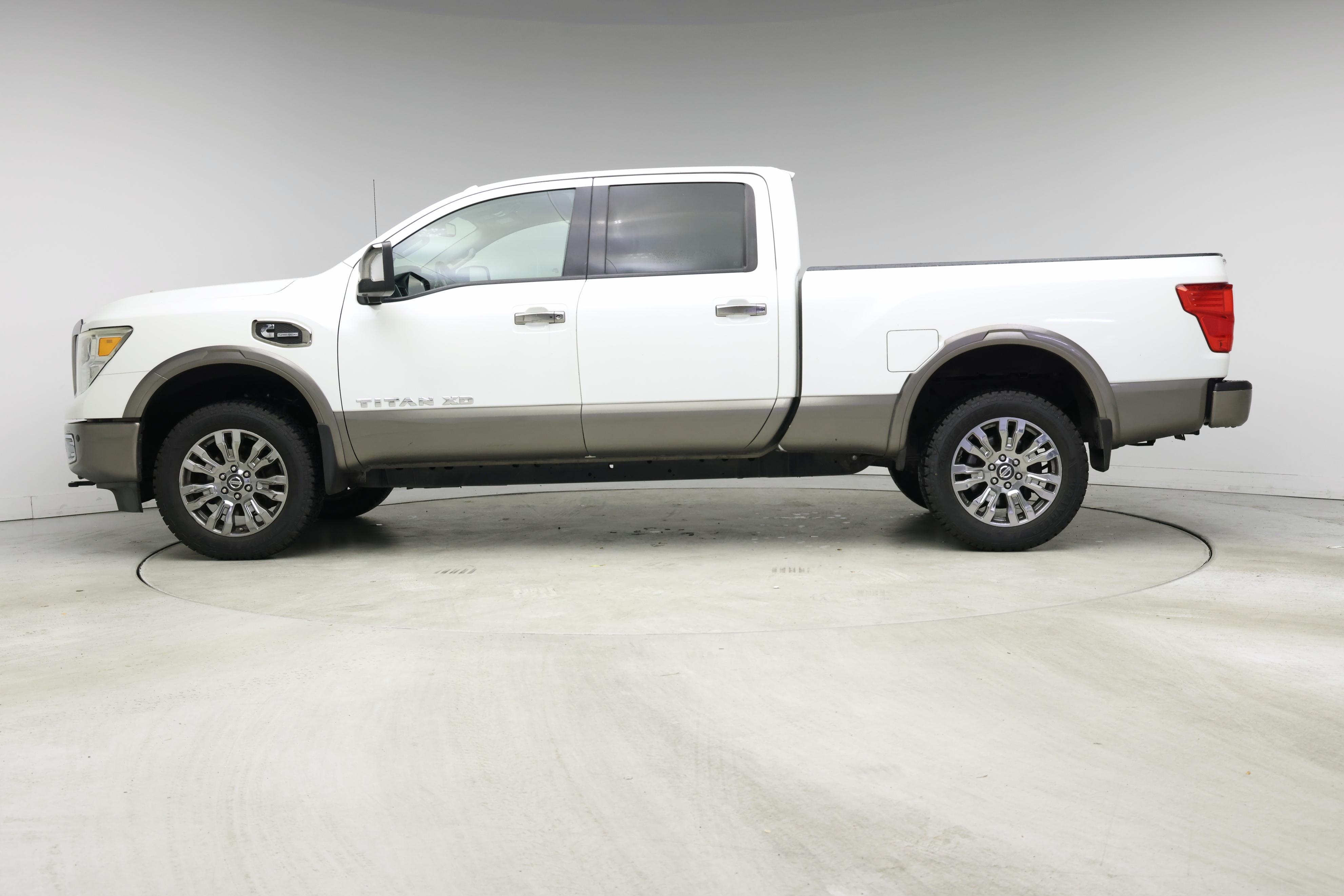 Thumbnail: 2016 Nissan Titan - 3