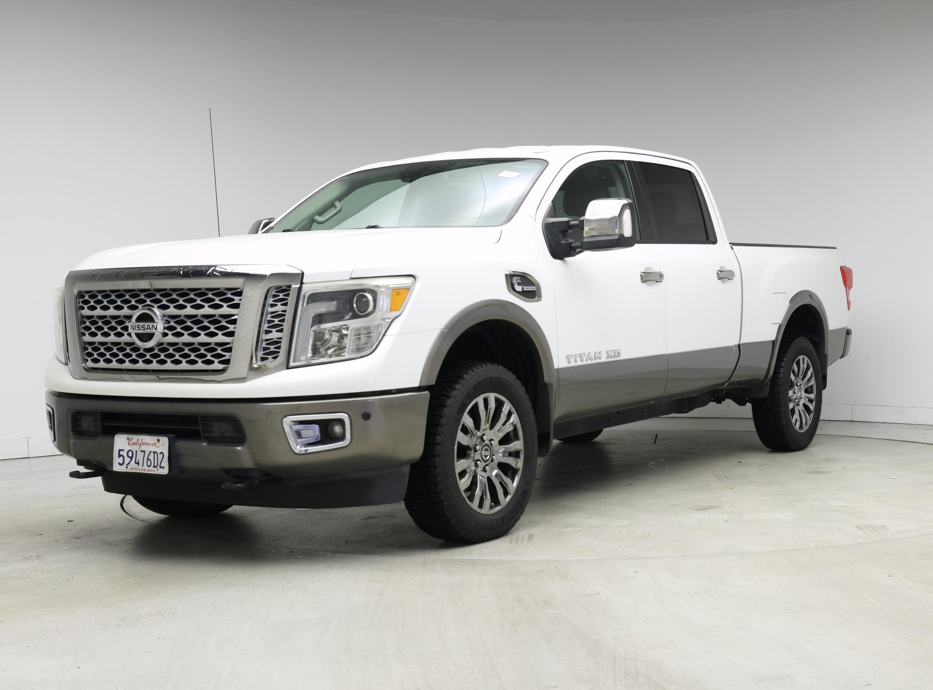 Thumbnail: 2016 Nissan Titan - 4