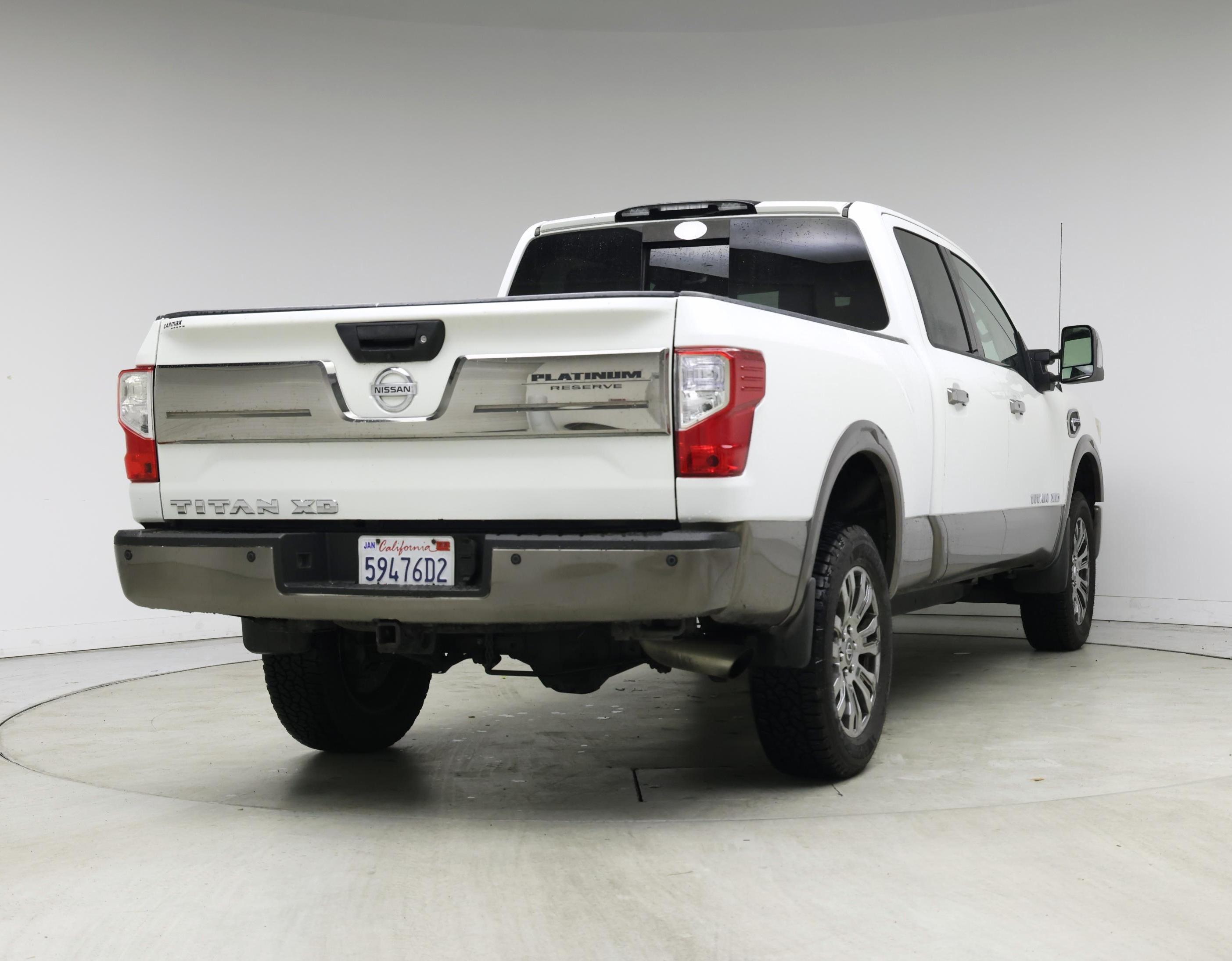 Thumbnail: 2016 Nissan Titan - 8