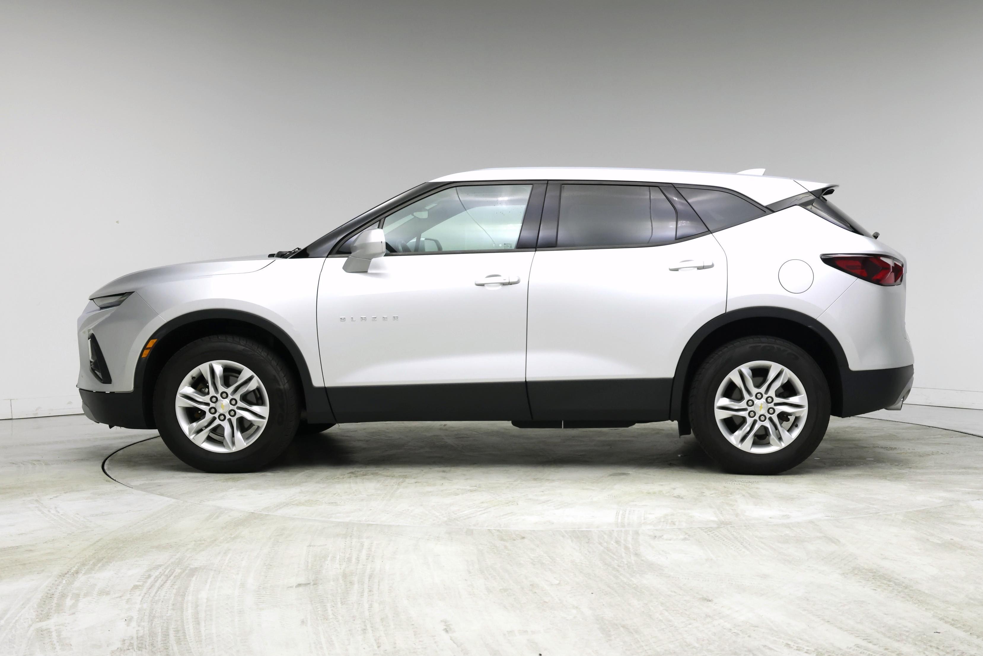 Thumbnail: 2019 Chevrolet Blazer - 3