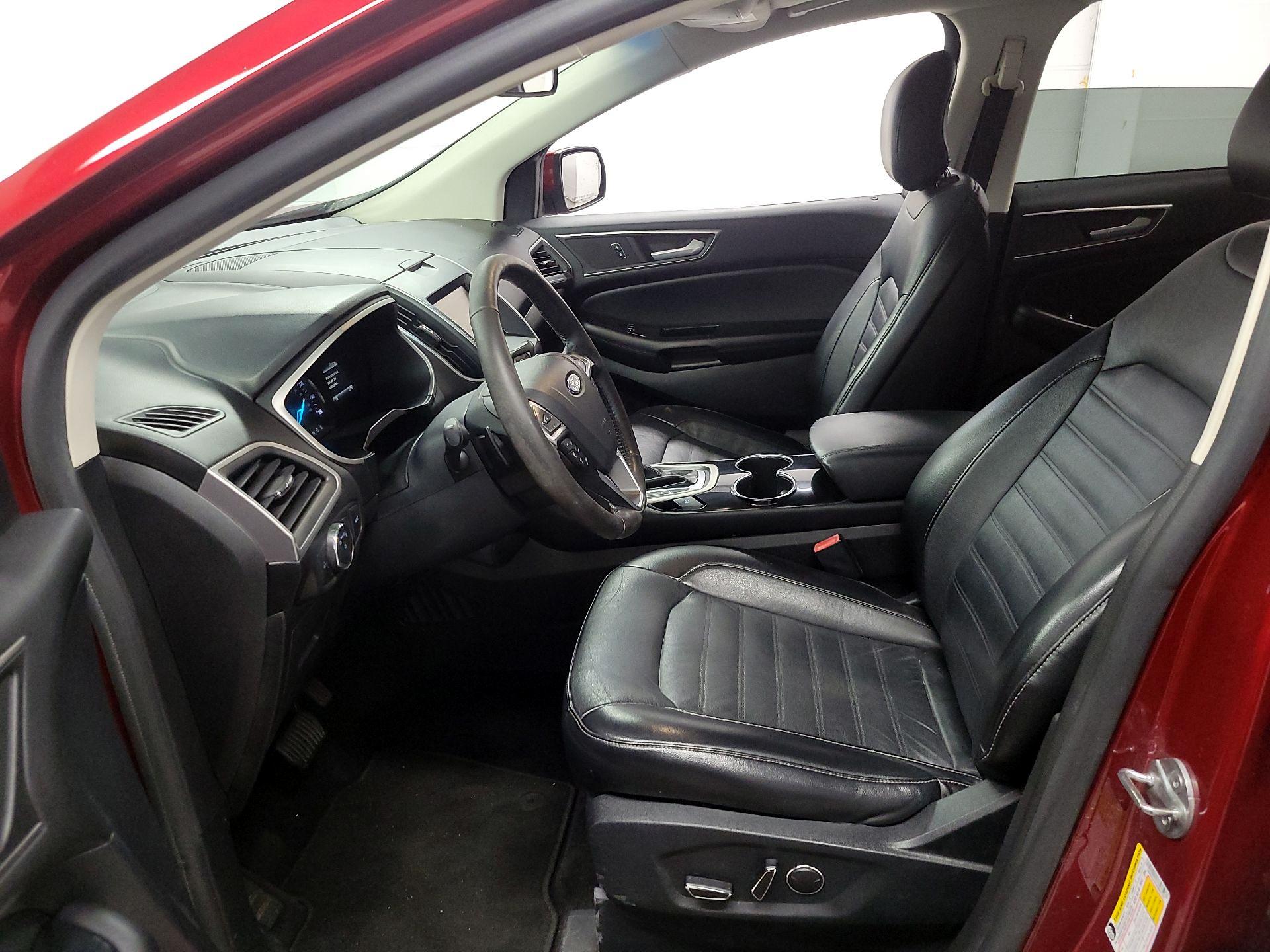 Thumbnail: 2015 Ford Edge - 11
