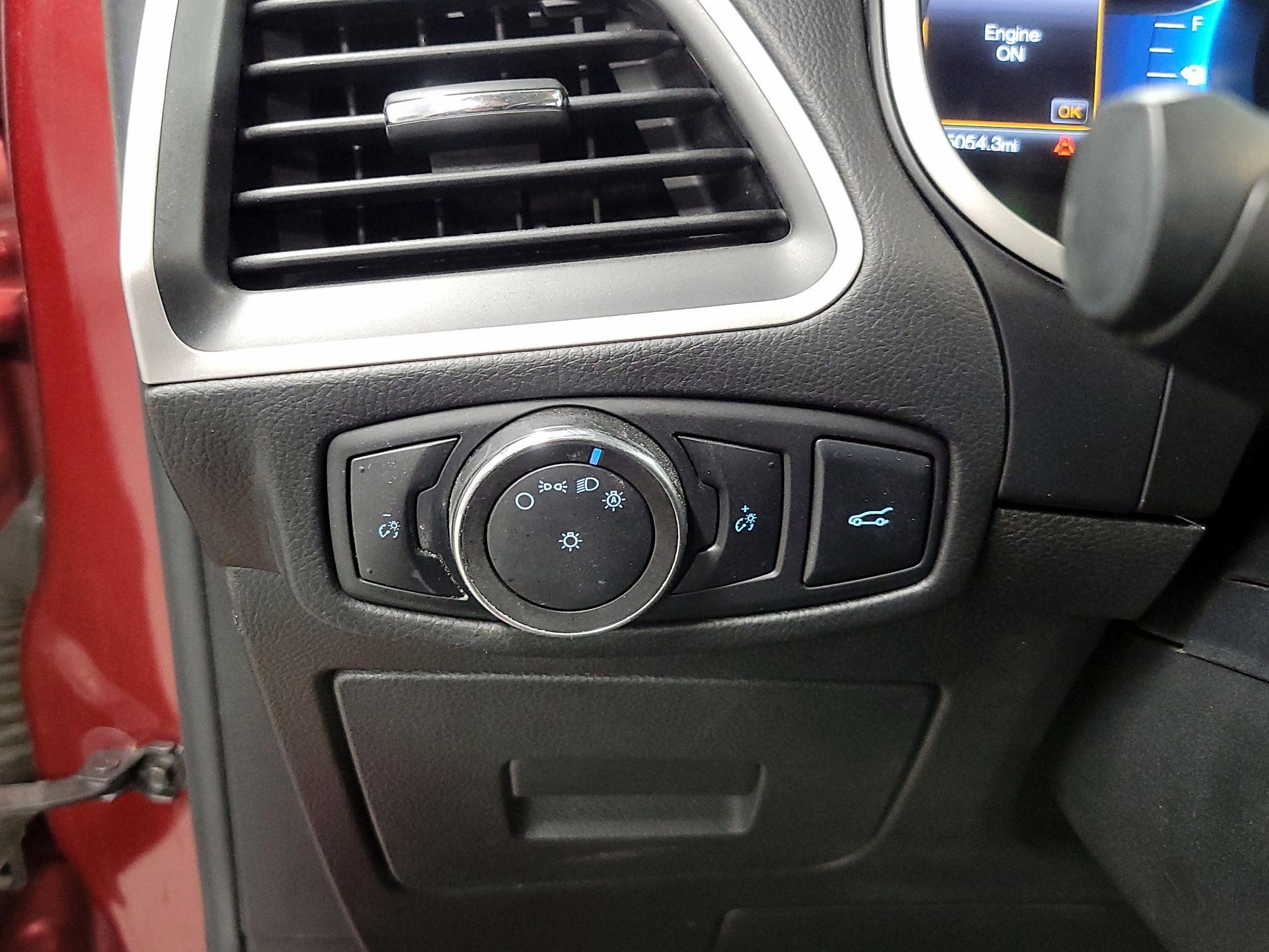 Thumbnail: 2015 Ford Edge - 13