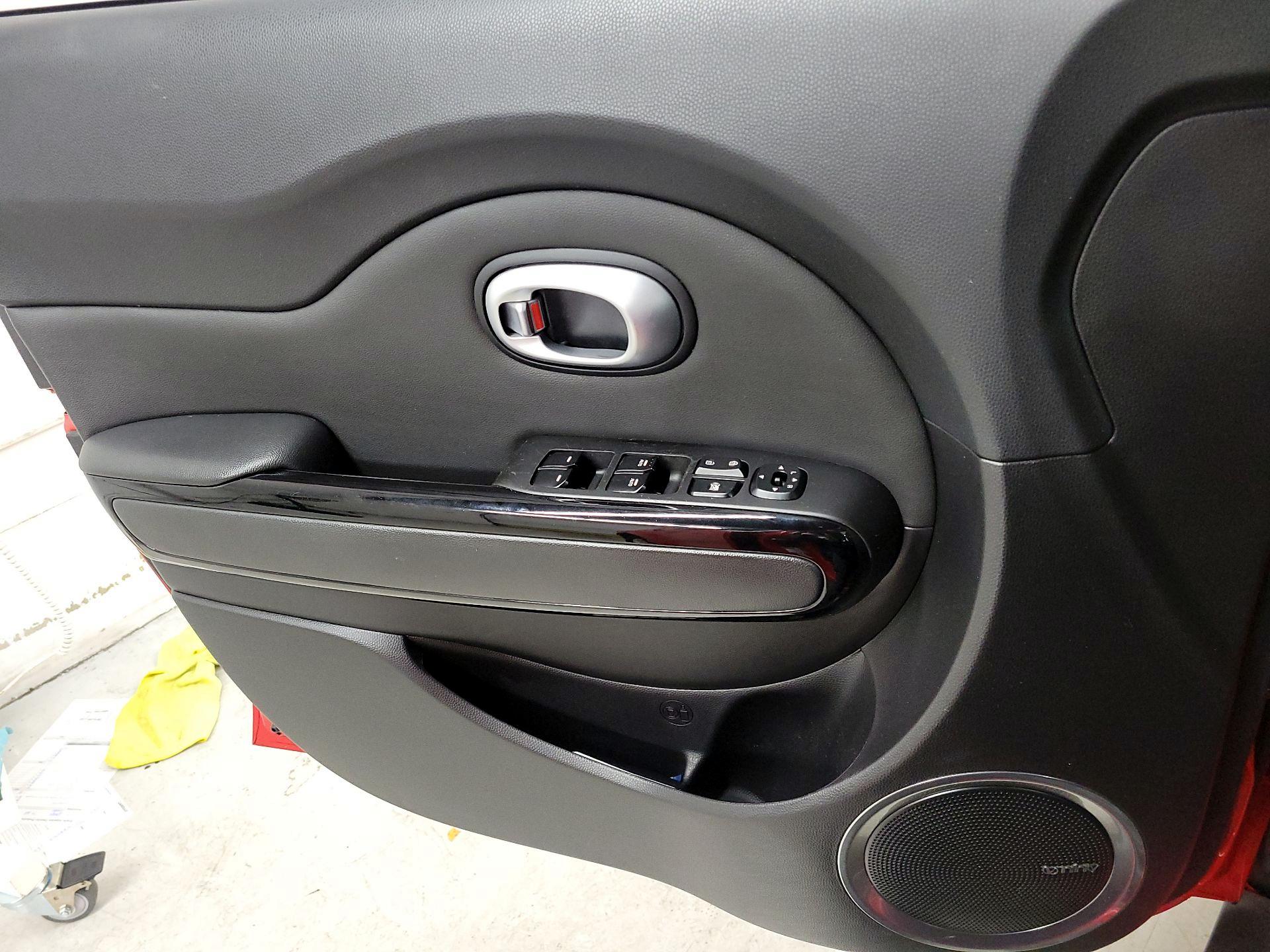 Thumbnail: 2015 Kia Soul - 12