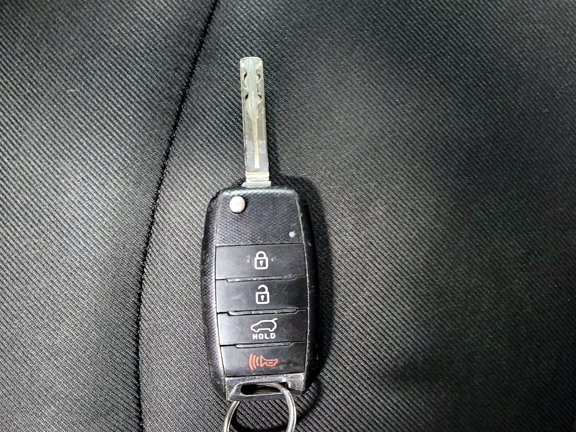 Thumbnail: 2015 Kia Soul - 20