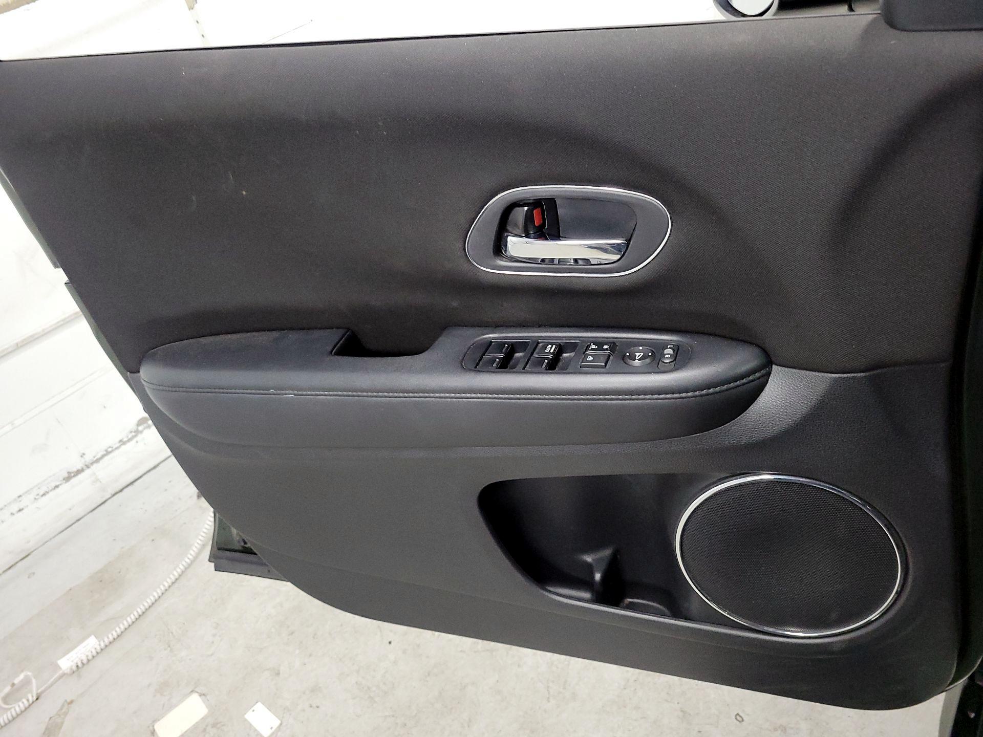 Thumbnail: 2016 Honda HR-V - 12