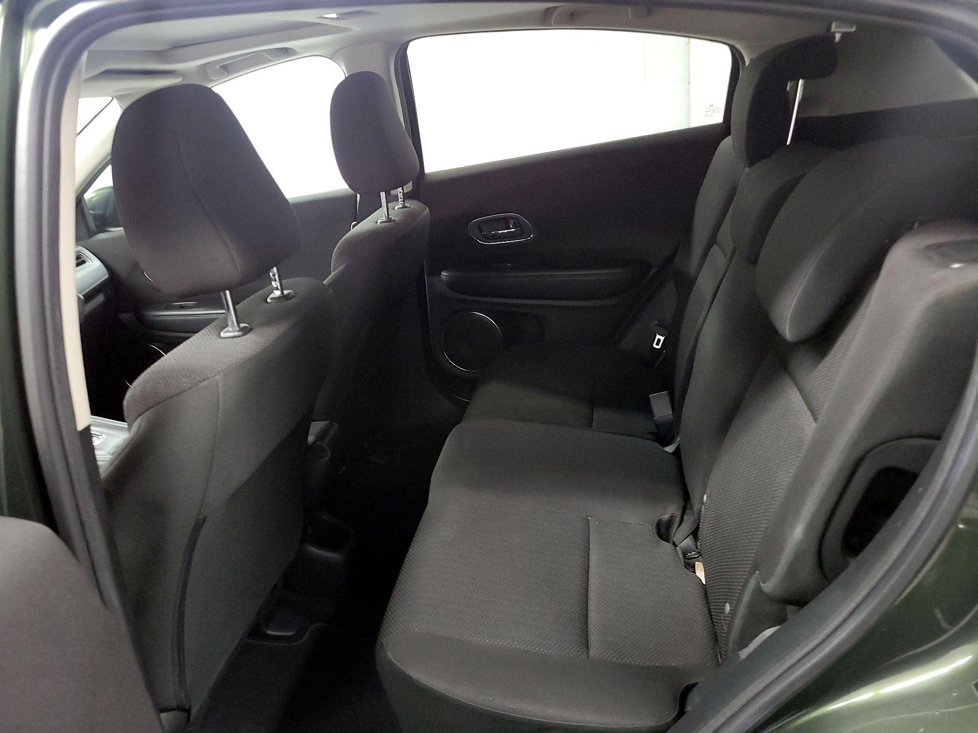 Thumbnail: 2016 Honda HR-V - 18