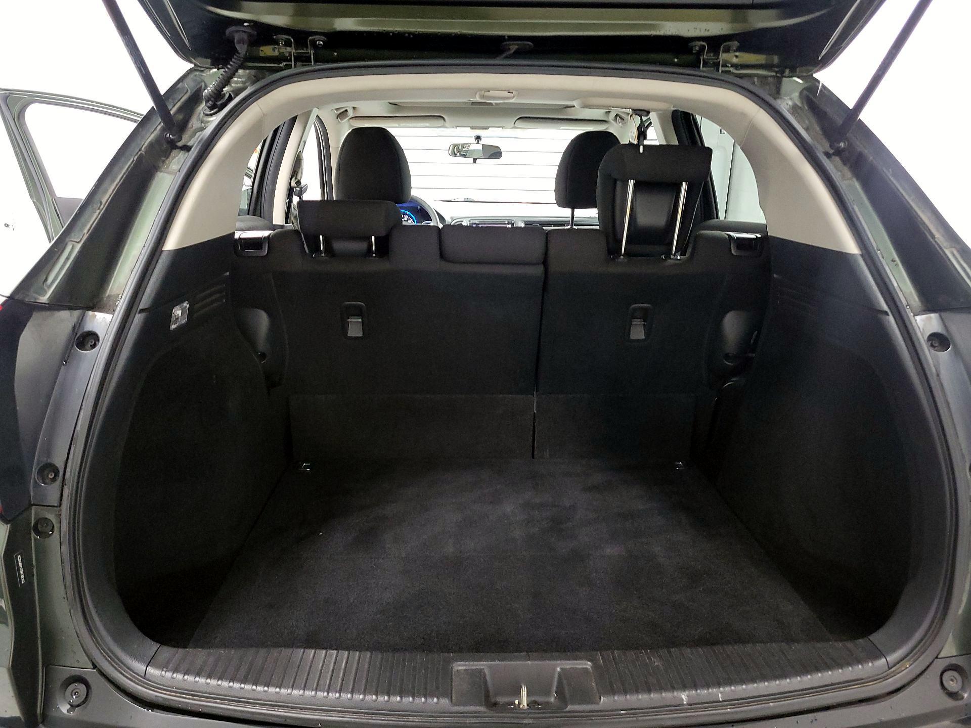 Thumbnail: 2016 Honda HR-V - 19