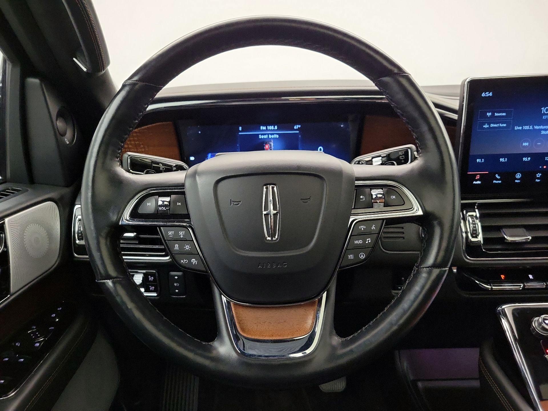Thumbnail: 2023 Lincoln Navigator L - 10