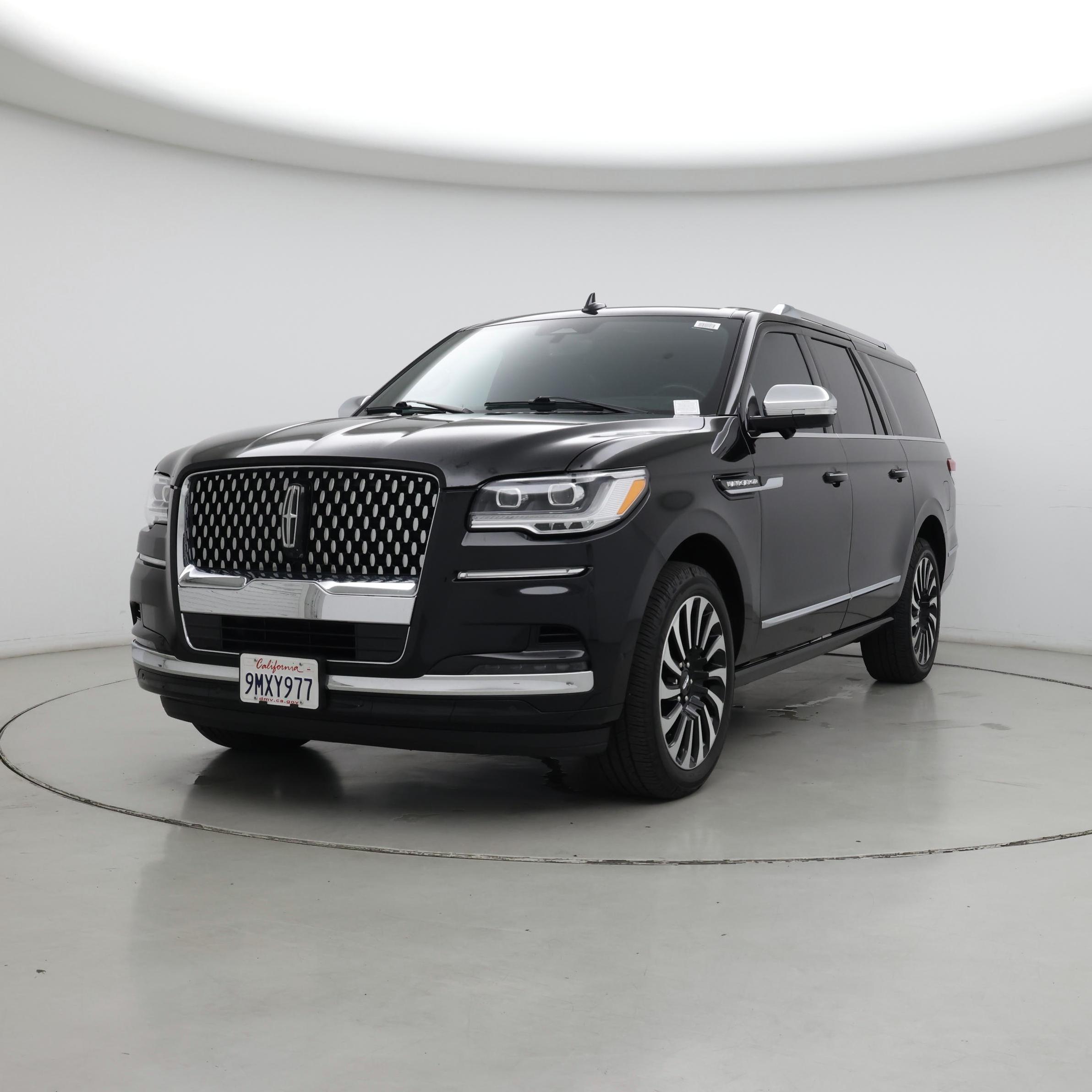 Thumbnail: 2023 Lincoln Navigator L - 4