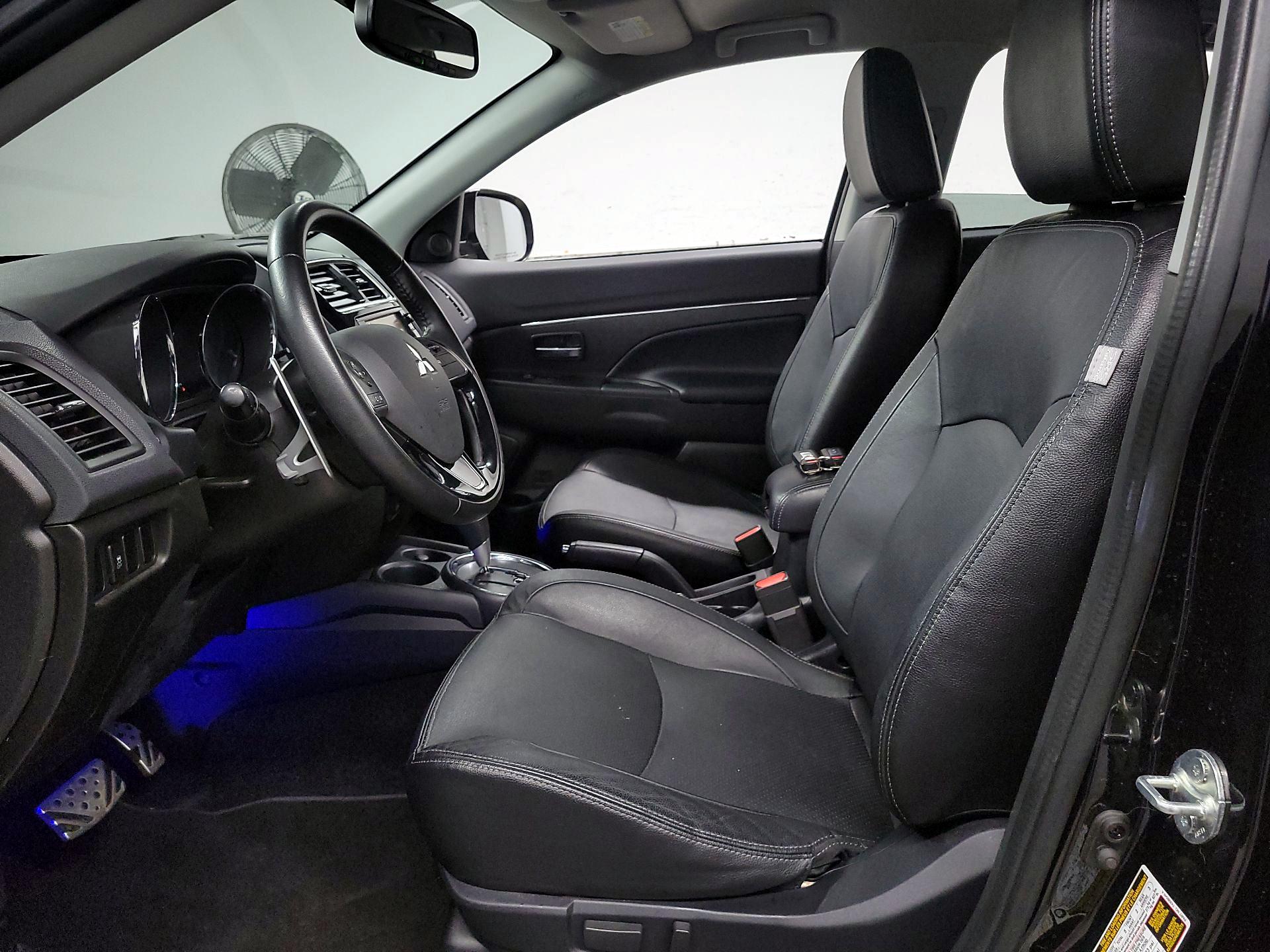 Thumbnail: 2017 Mitsubishi Outlander Sport - 11