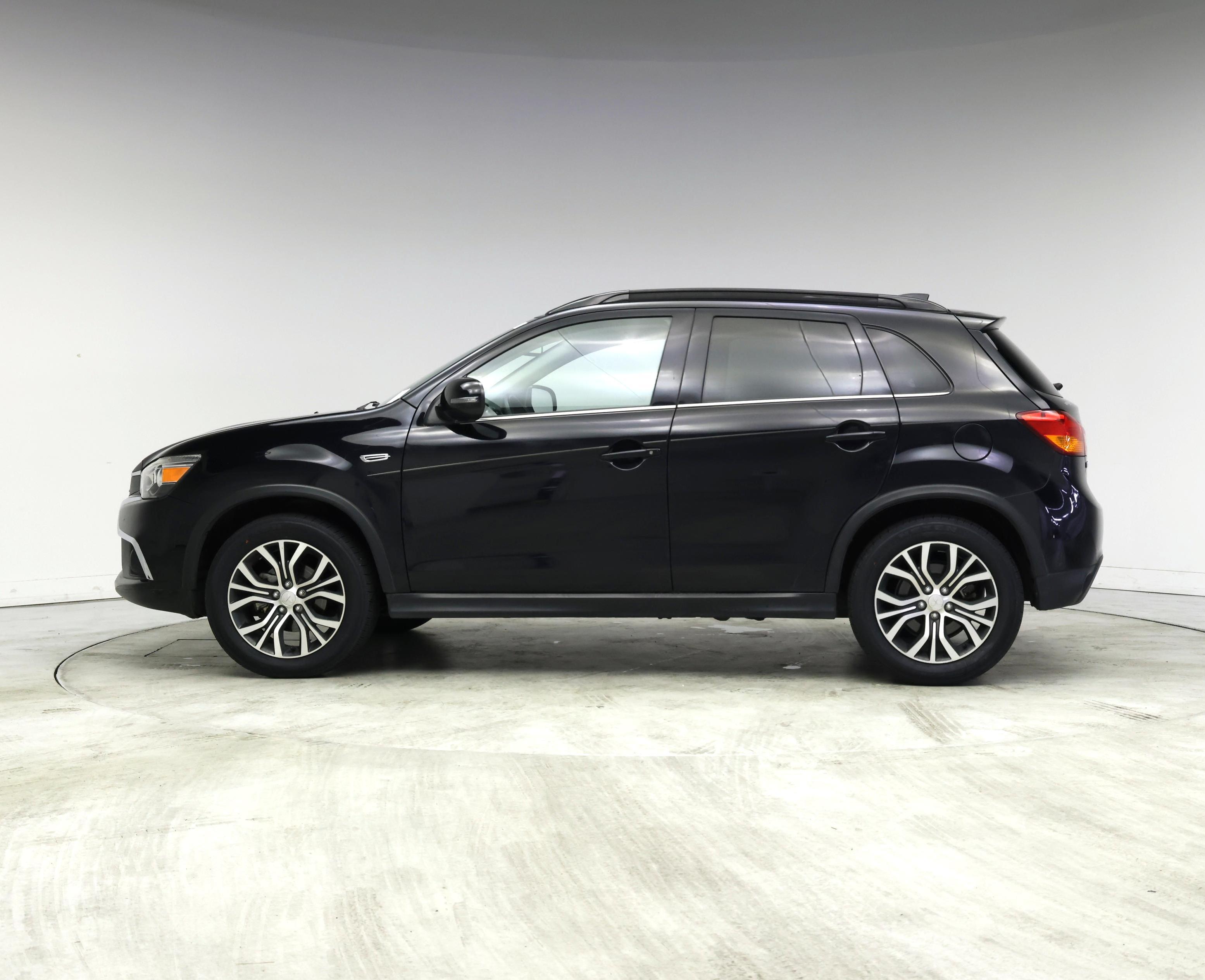 Thumbnail: 2017 Mitsubishi Outlander Sport - 3