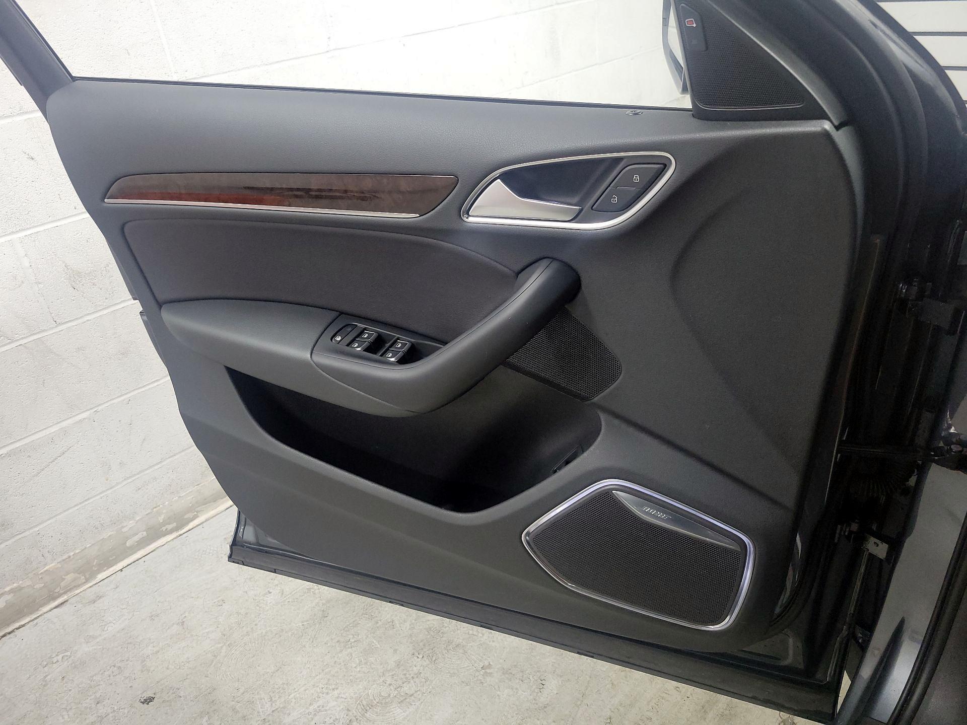 Thumbnail: 2016 Audi Q3 - 12