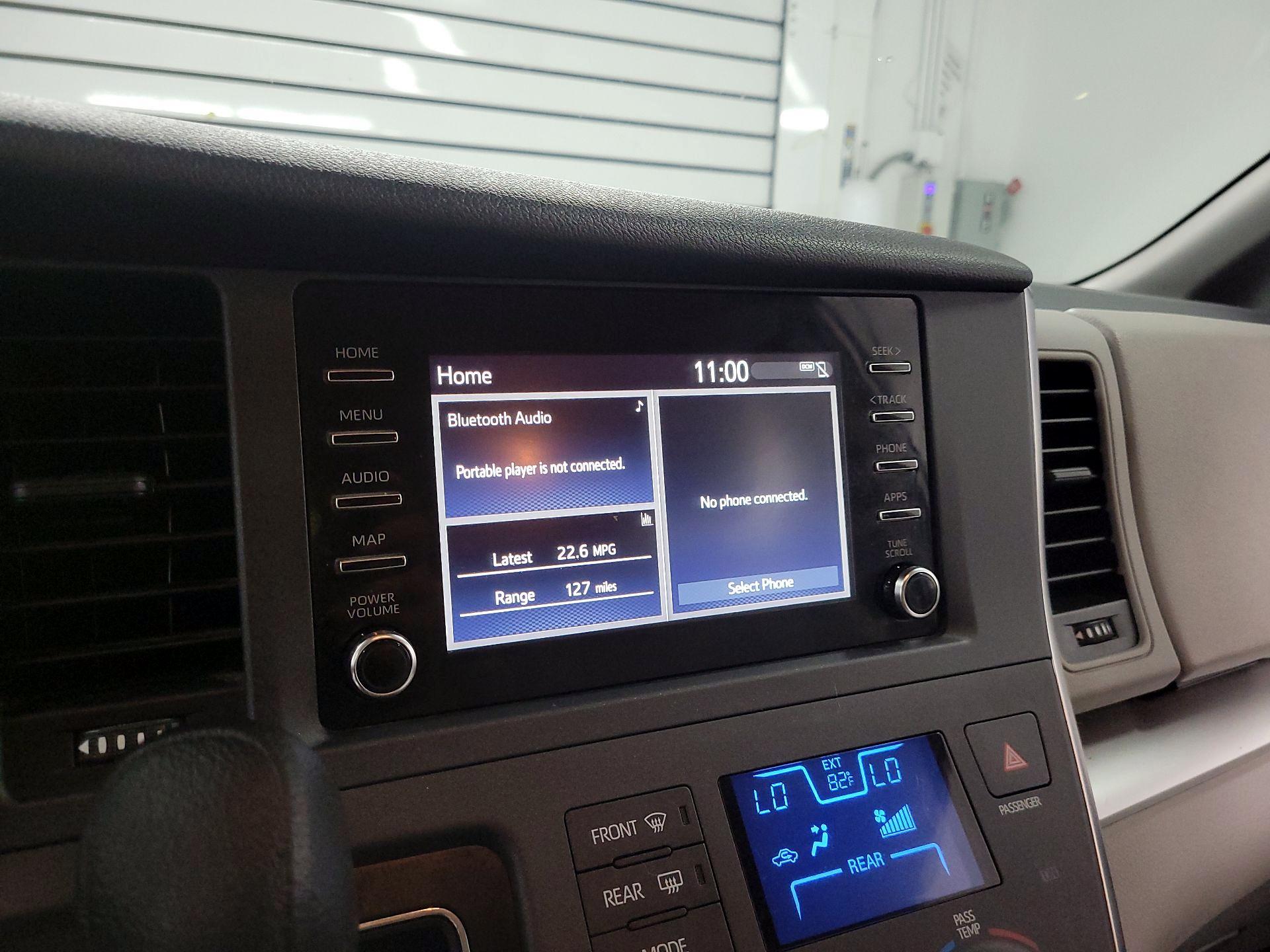 Thumbnail: 2019 Toyota Sienna - 15