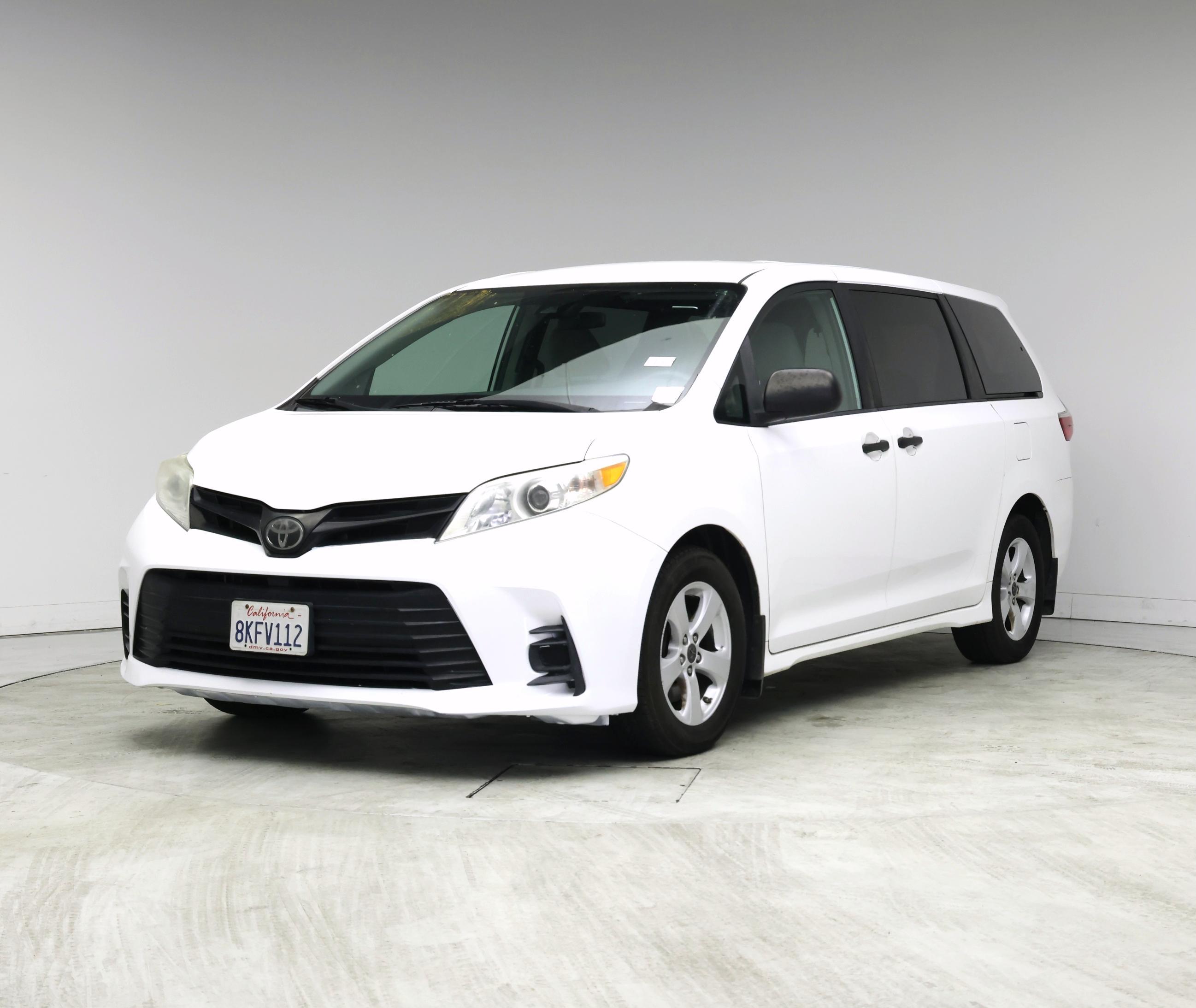 Thumbnail: 2019 Toyota Sienna - 4